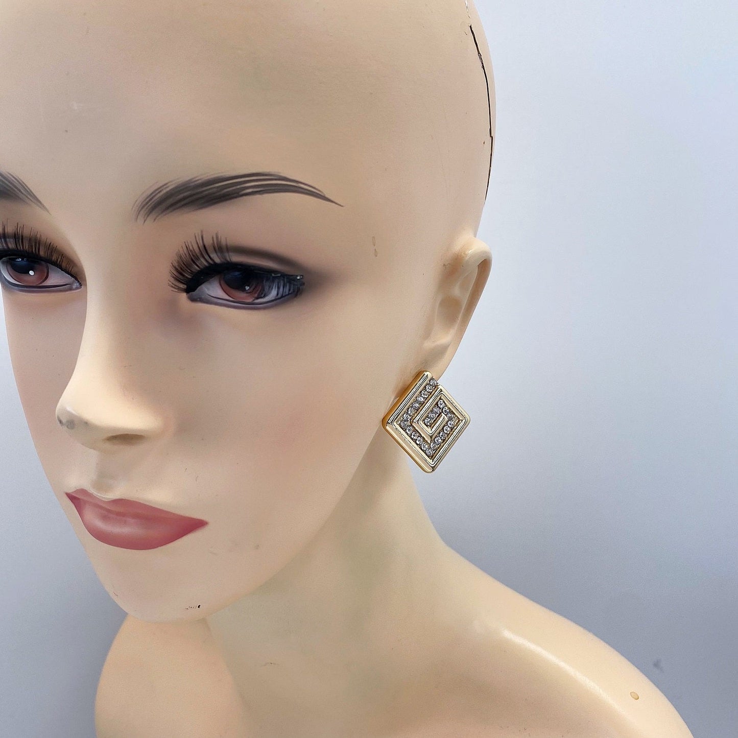 E1709 KE3409 Stud style Earrings