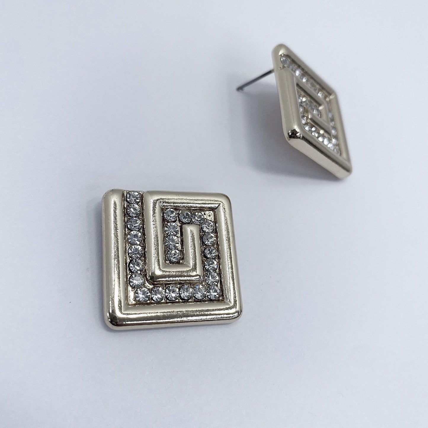 E1709 KE3409 Stud style Earrings