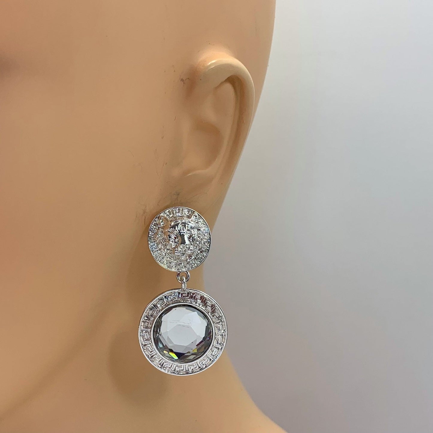 E1036 25E1980 Animal Lion Design Drop Dangle Post Earrings