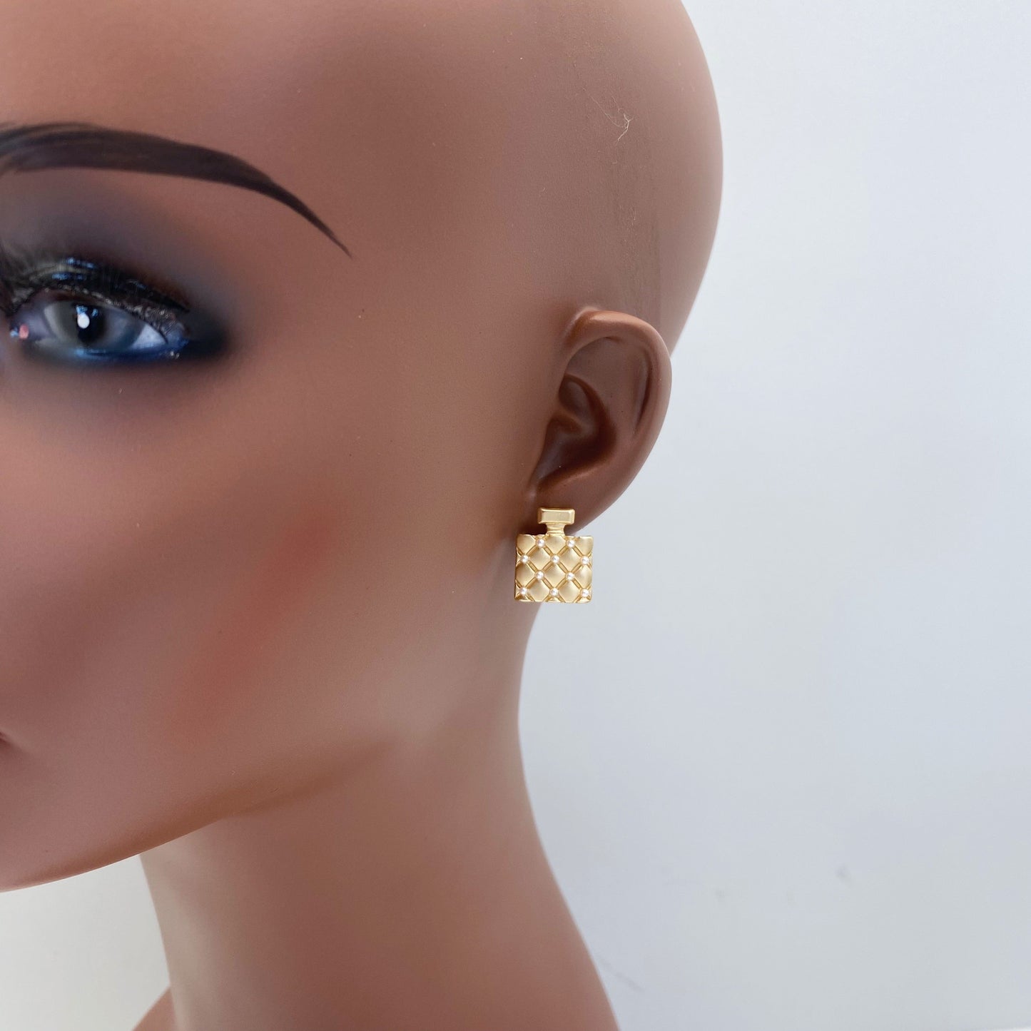 E1507 27852 Perfume Bottle Stud Earrings