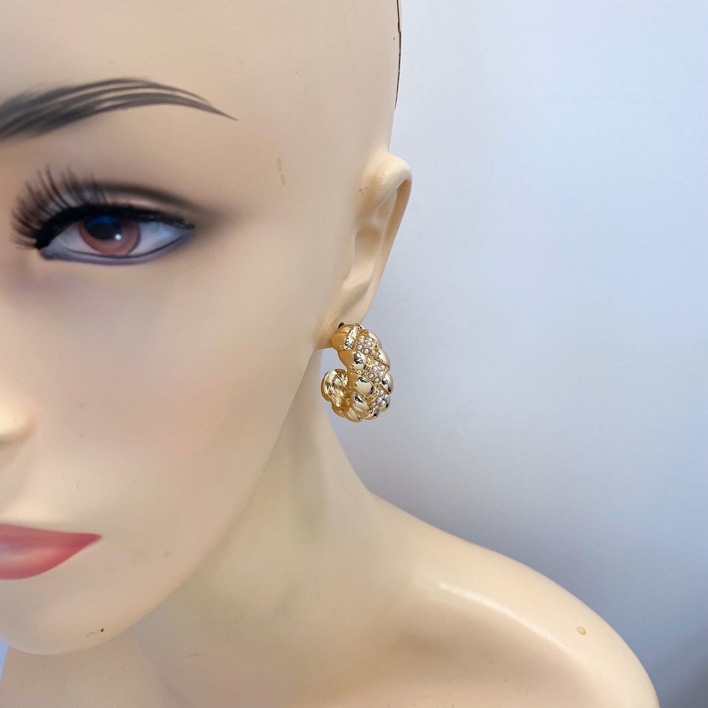 E1110 25E2204 Open Circle Shape Hoop Style Post Earrings