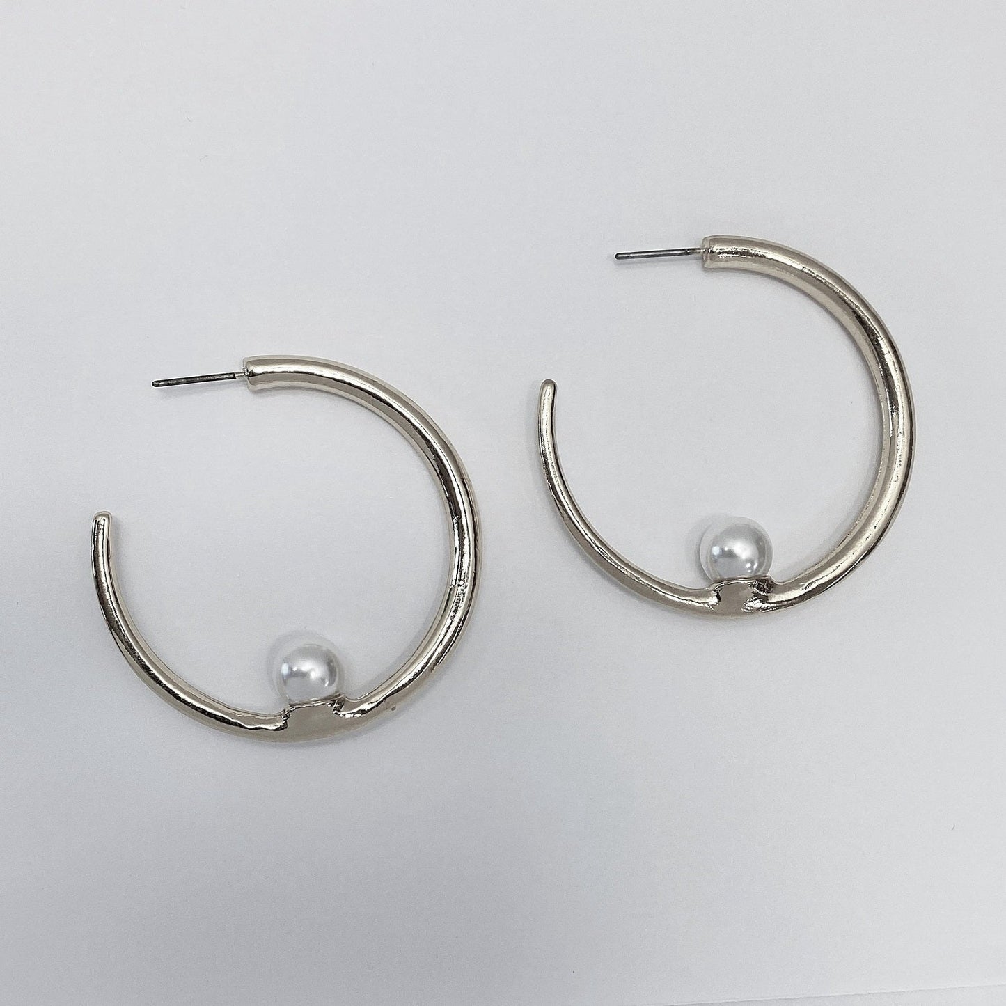 E0938 IE2584 Pearl Accented Open circle Hoop Style Post Earrings
