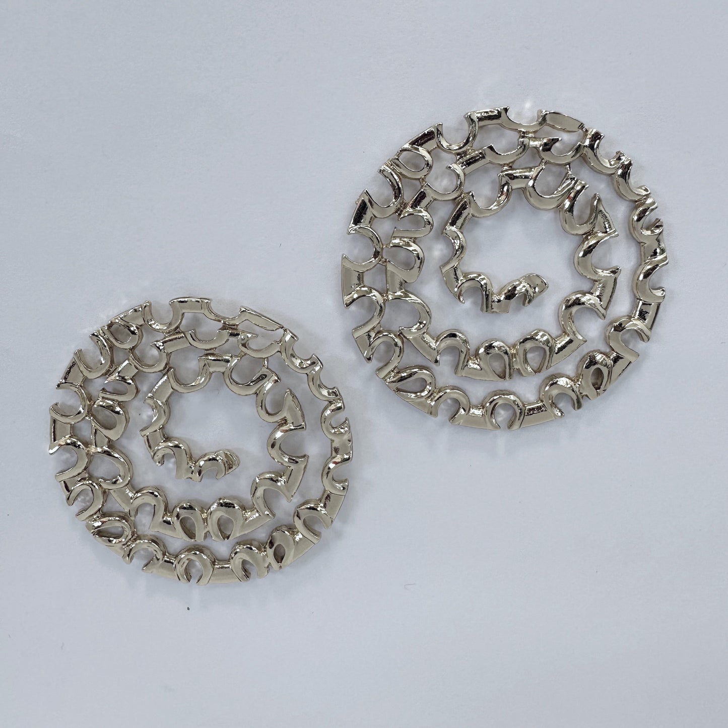 E1665 KE4290 Drop Post Earrings