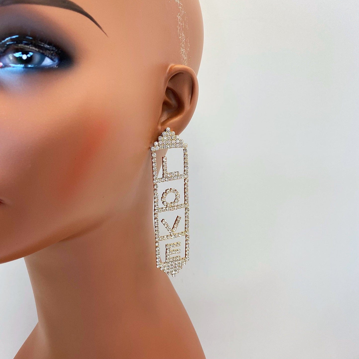 E1724 KE6001 LOVE Dangle Earrings