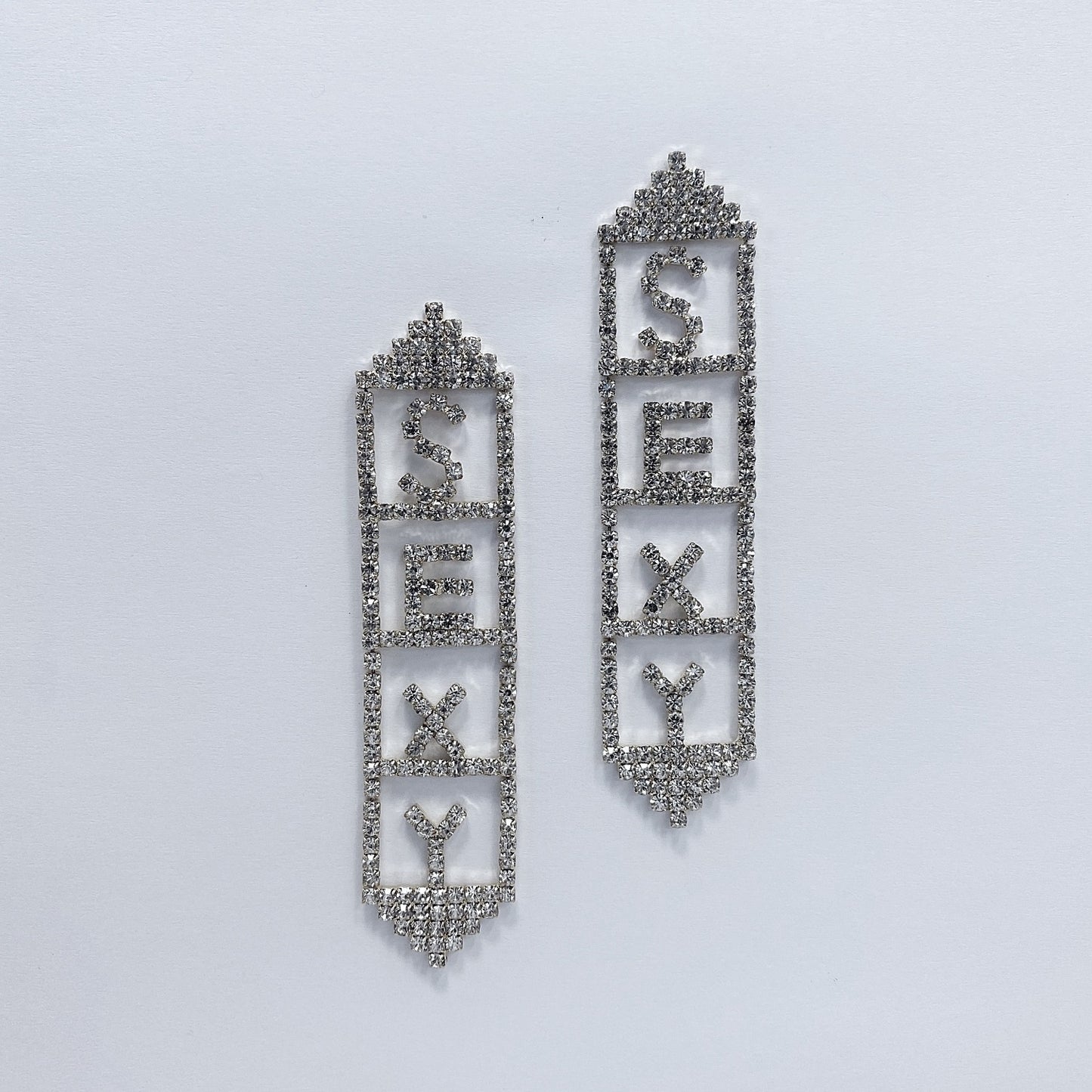 E1724 KE6001 LOVE Dangle Earrings