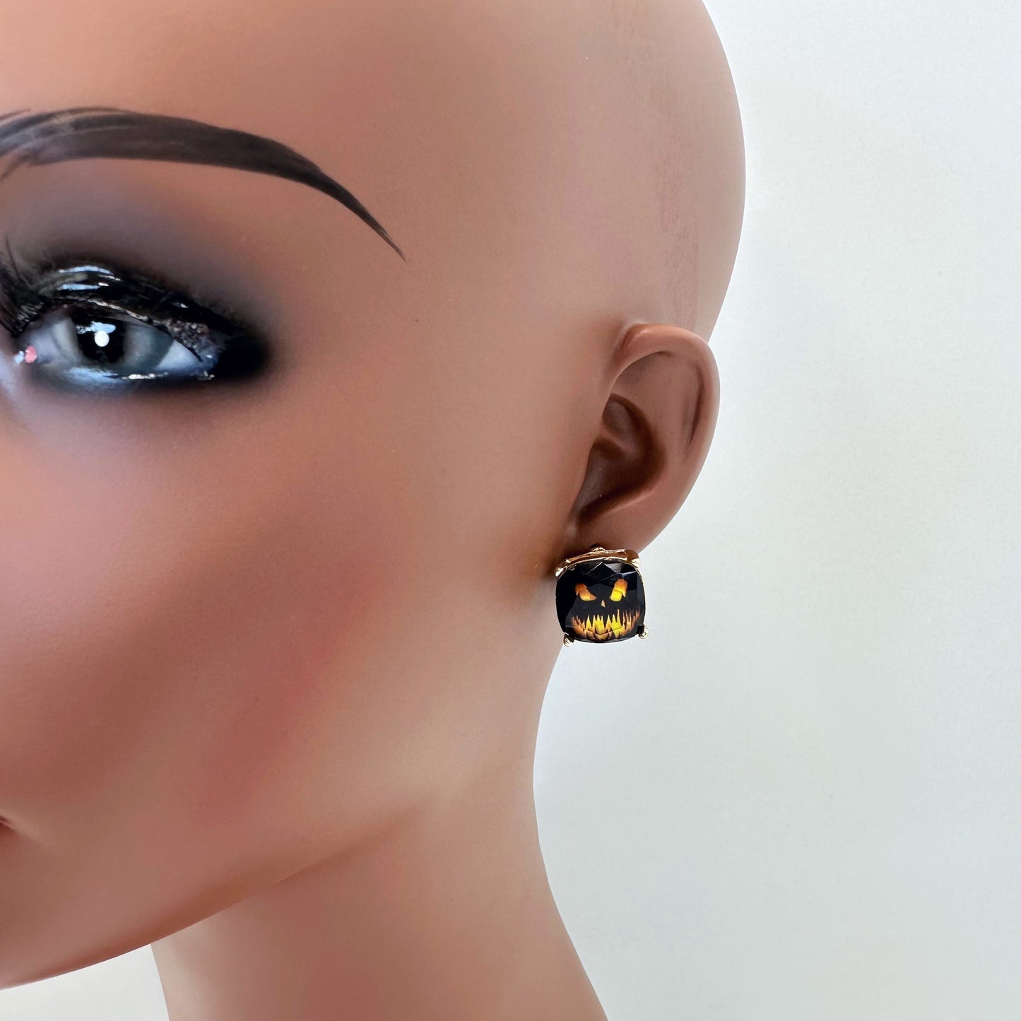 E1429 VER6144 Halloween Stud Earrings