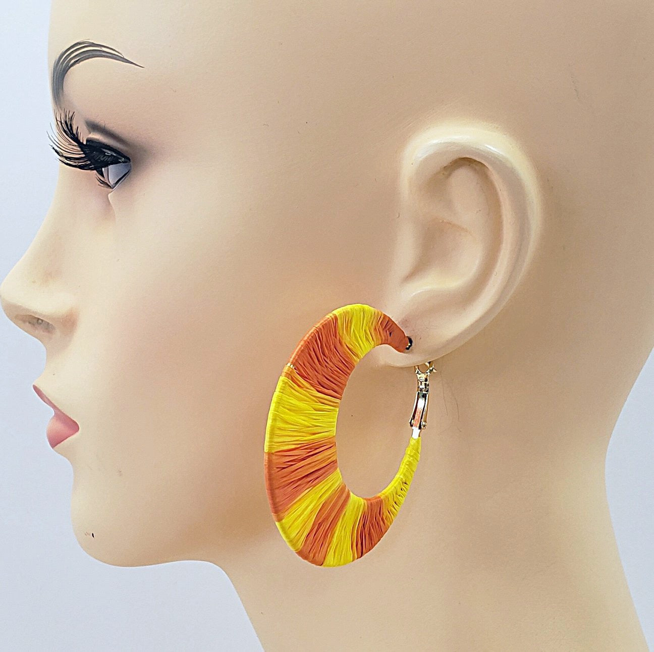 E0704 13-3938 THREAD WRAP HOOP EARRINGS