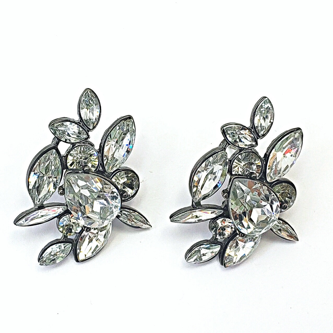 E0773 13-2727 RHINESTONES STUD STYLE POST EARRINGS