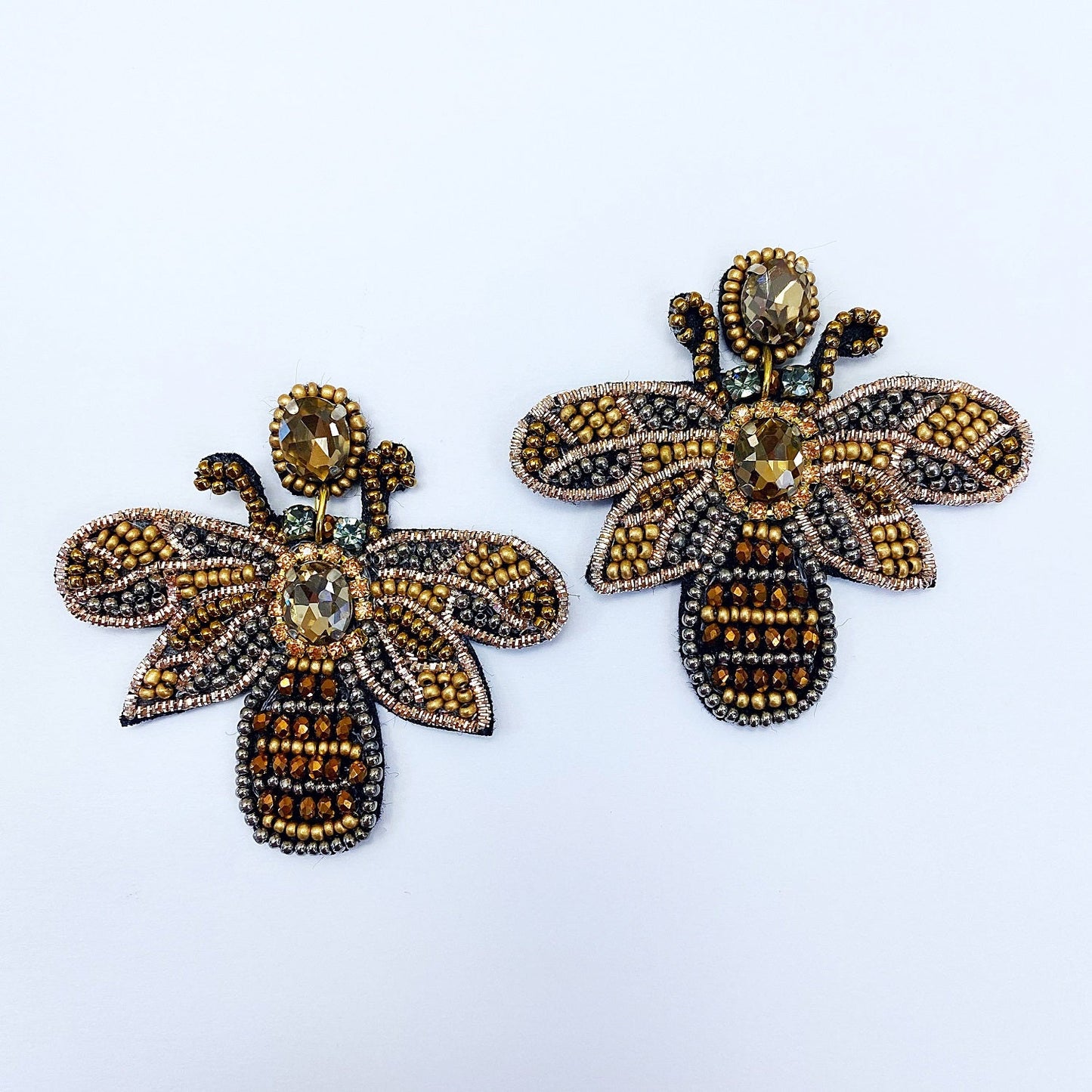 E0845 13-2921 Beaded Bee Shape Drop Dangled Post Earrings
