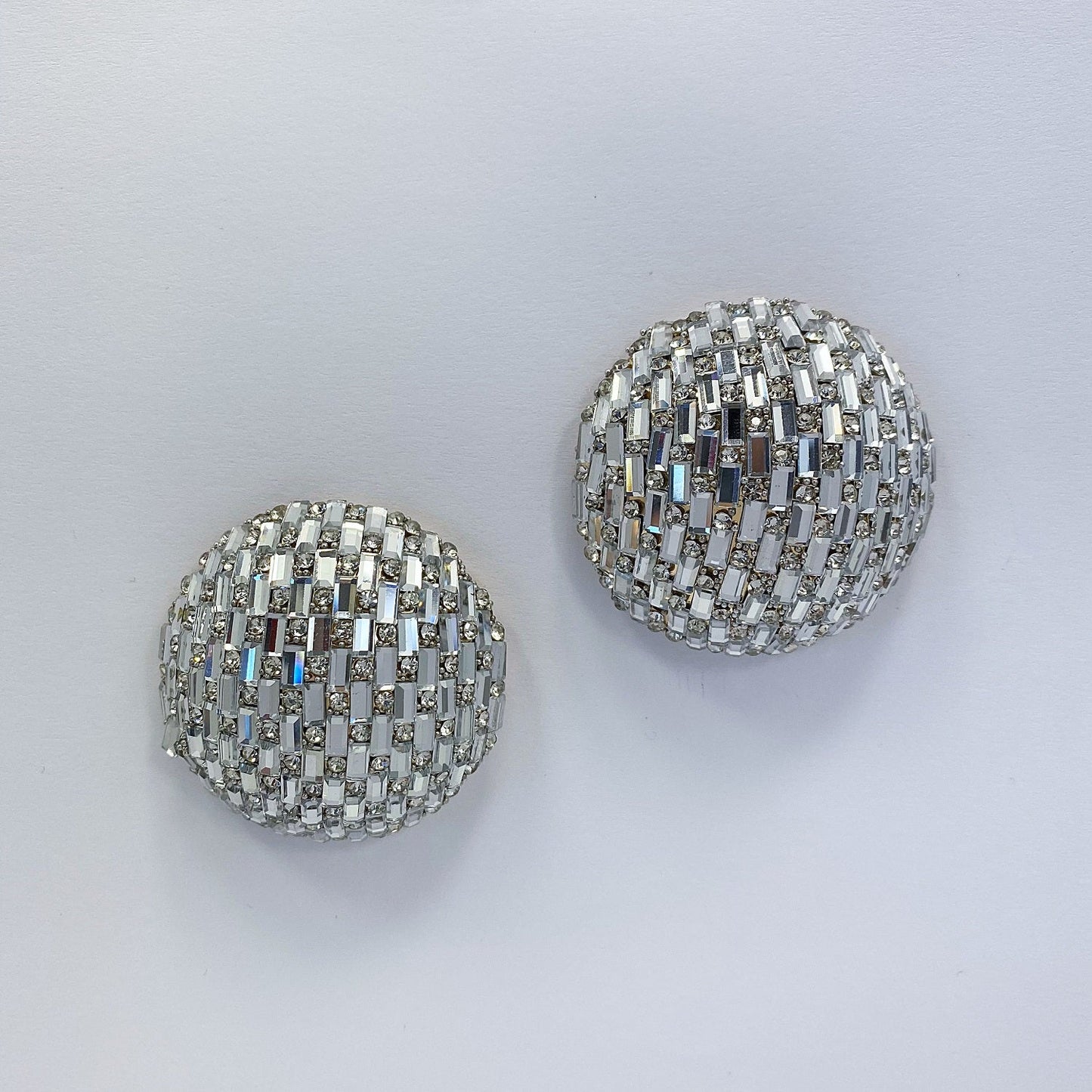 E0876 KE2346 RHINESTONES BUTTON STUD STYLE POST EARRINGS