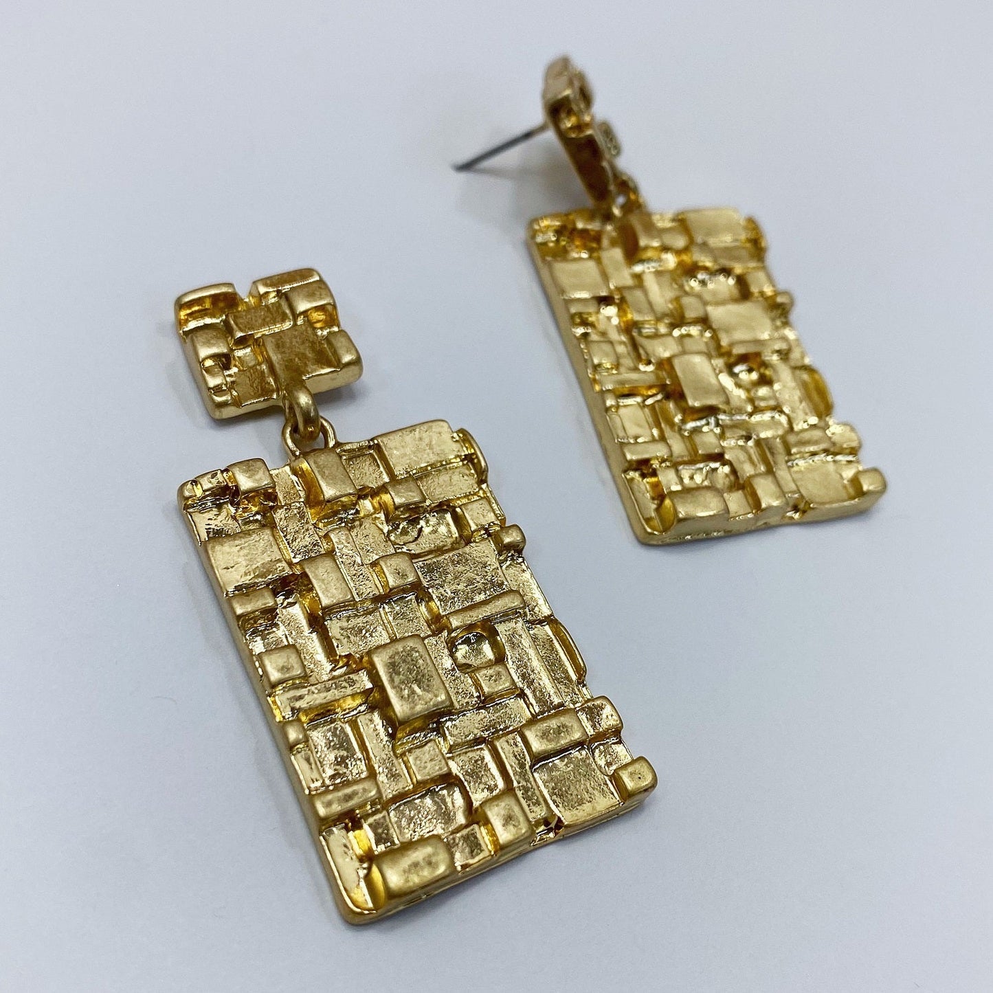 E0897 IE4091 ROUGH RECTANGLE DROP DANGLE POST EARRINGS