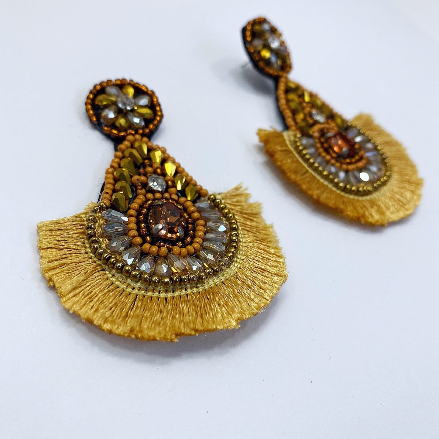 E0931 13-2743 Beads Tassel Teardrop Shape Drop Post Earrings