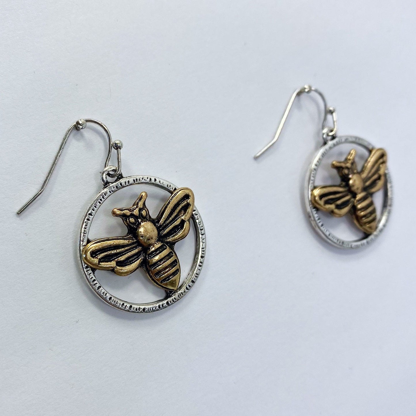 E1128 QE6648 Bee Design Circle Shape Drop Dangle Earrings