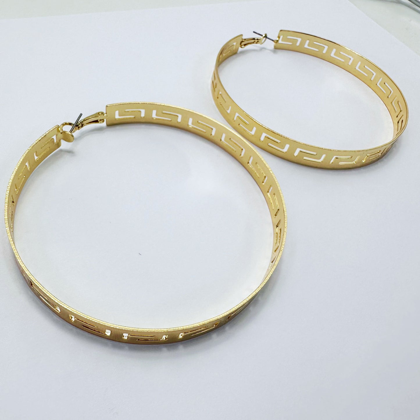 E0880 KE4091-80 Maze Pattern Hoop Metal Earrings