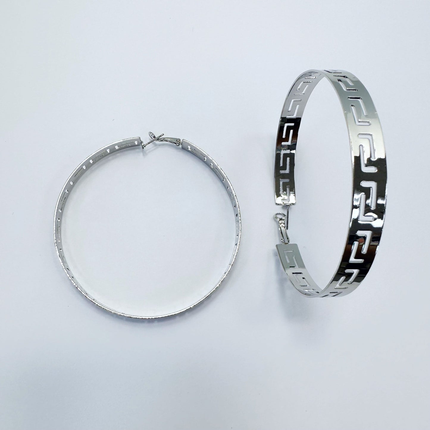 E0880 KE4091-80 Maze Pattern Hoop Metal Earrings