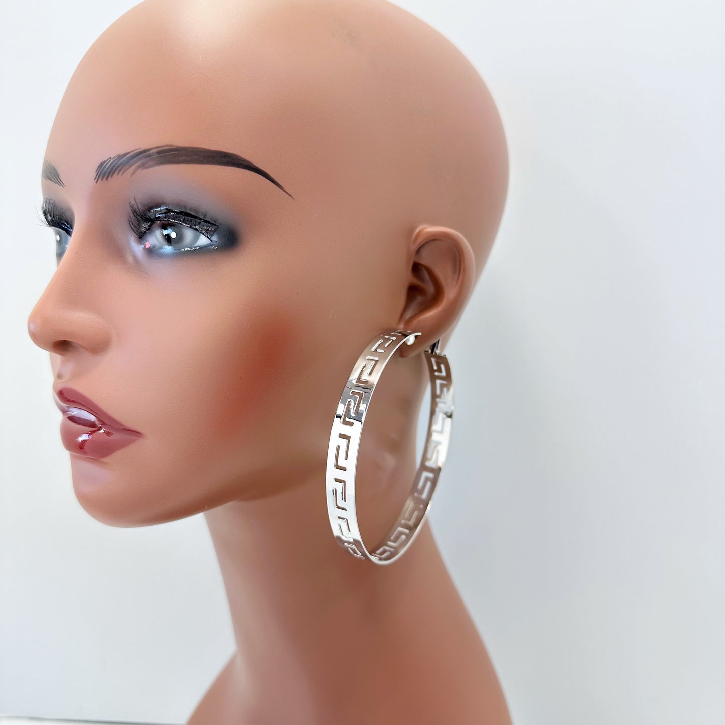 E0880 KE4091-80 Maze Pattern Hoop Metal Earrings