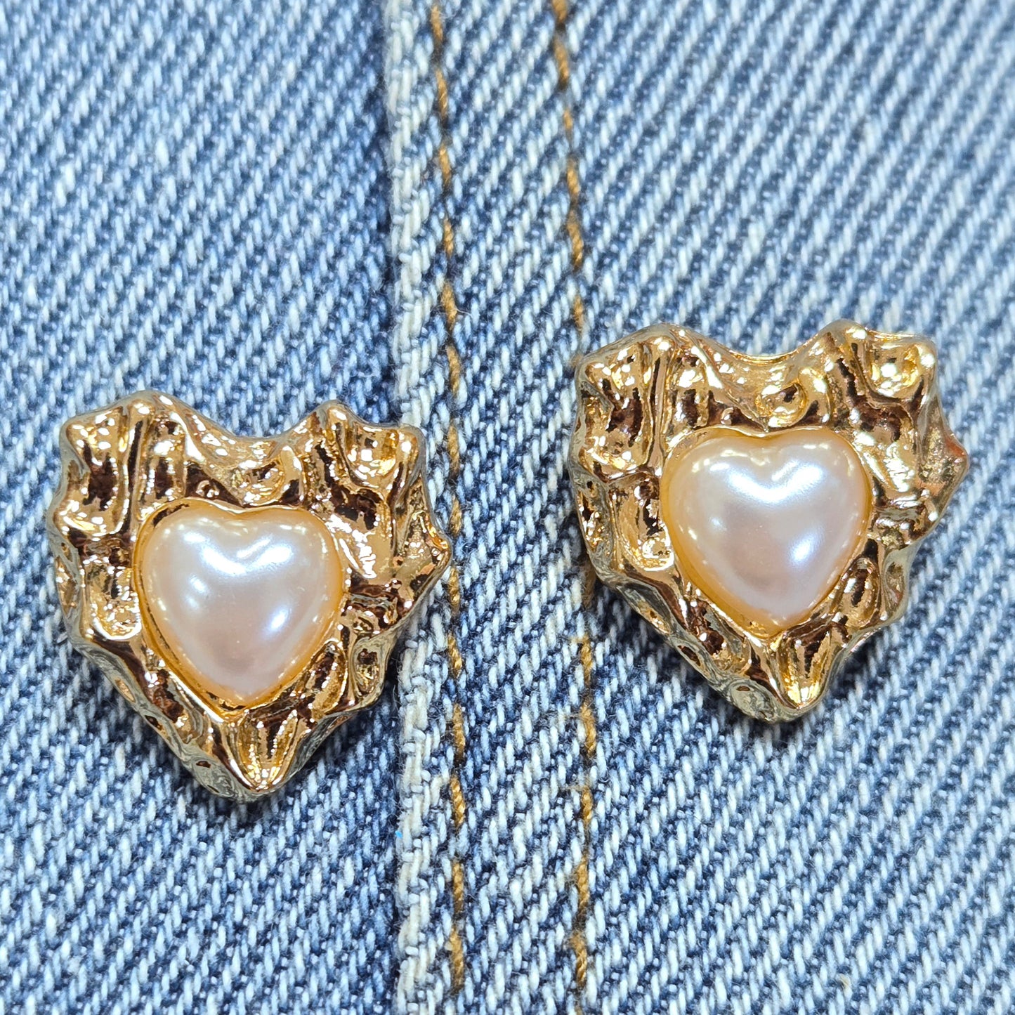 E1176 ELE2073 Heart Love Design Stud Style Mini Post Earrings