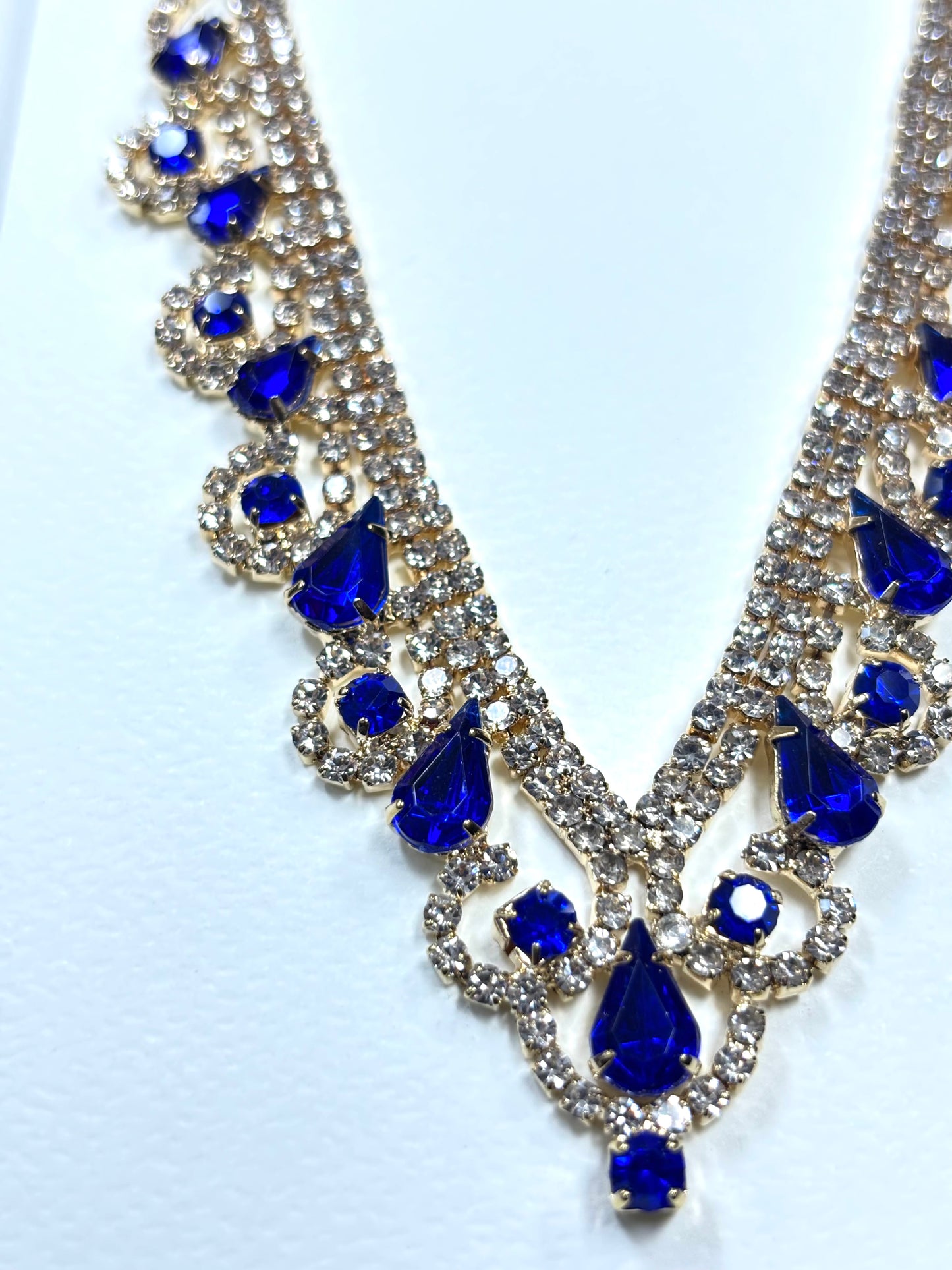 N5024 | Regal Crystal Collar Necklace | JR3140