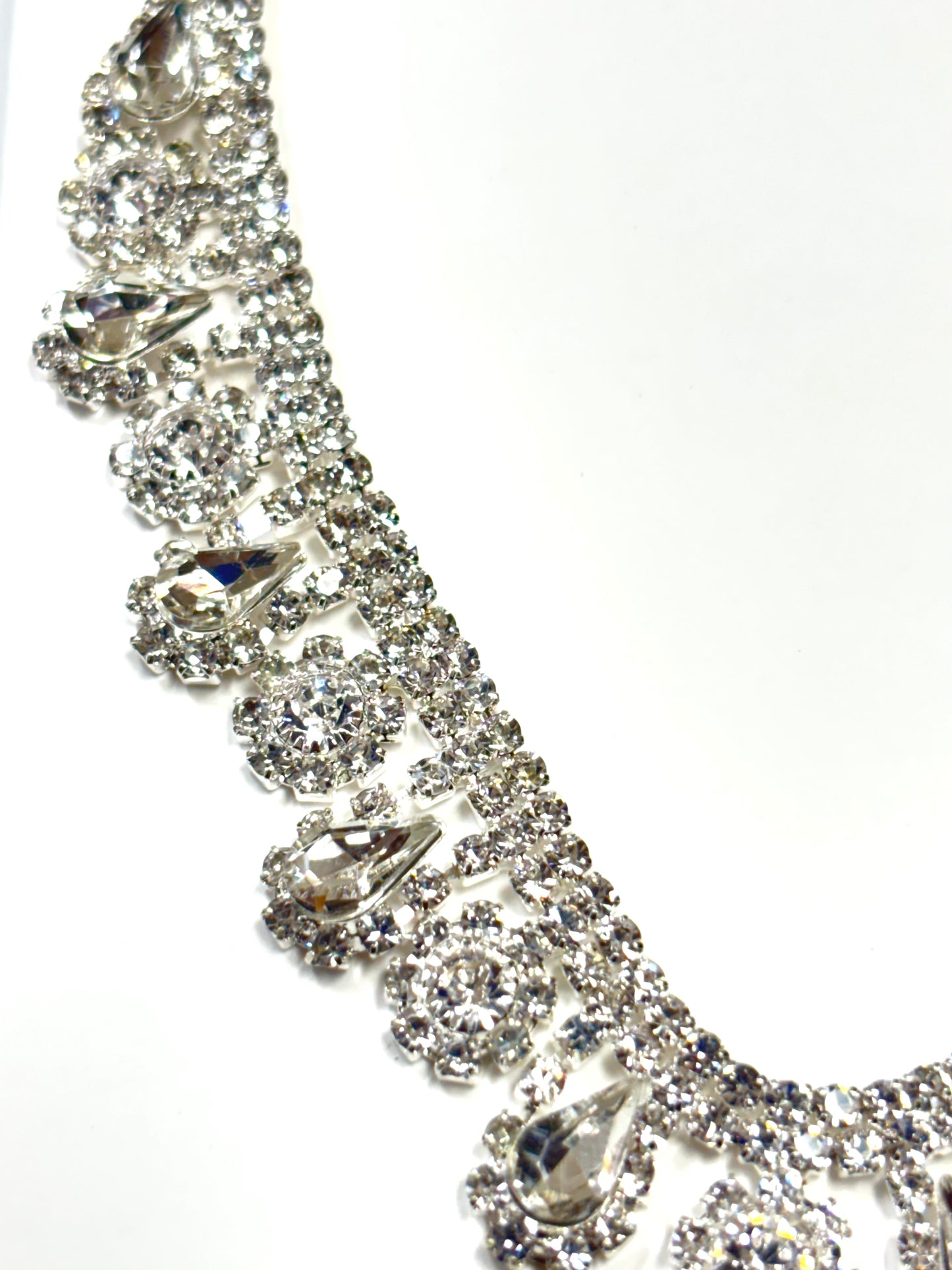 N5022 | Classic Crystal Bib Necklace | NR72-20594