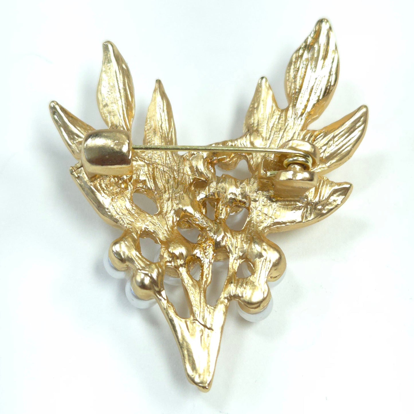 BR0252 | Pearl Leaf Brooch | GBR1232