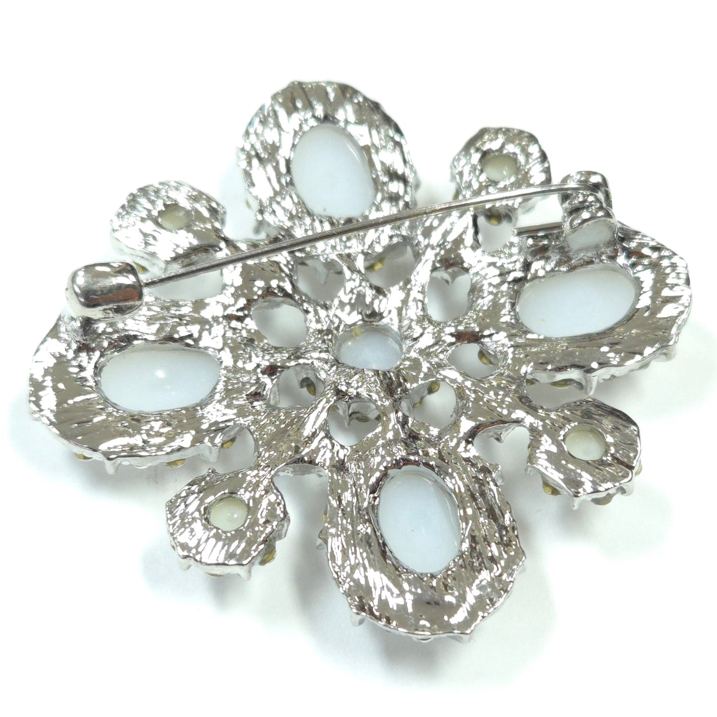 BR0270 | Luxe Pearl Cluster Brooch | GBR1250
