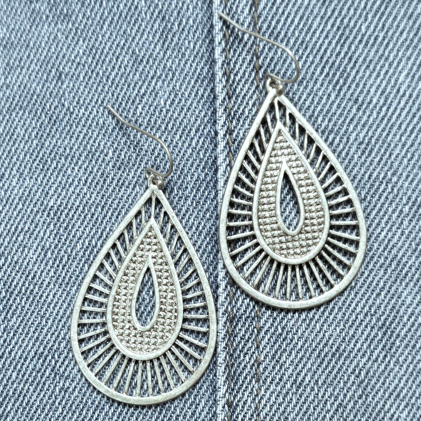E1115 HE1735 Teardrop shape Drop Dangle Earrings
