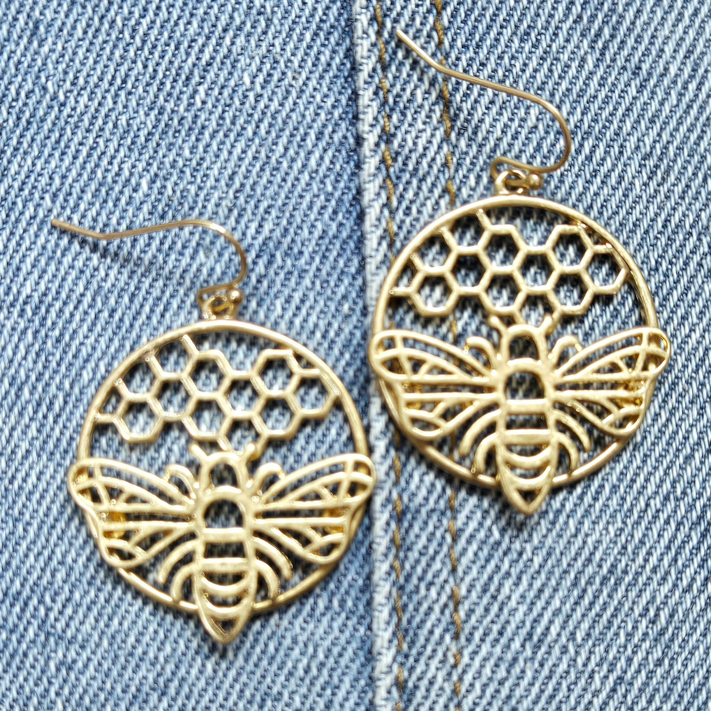 E1123 HE2330 Bee Hive Design Drop Dangle Earrings