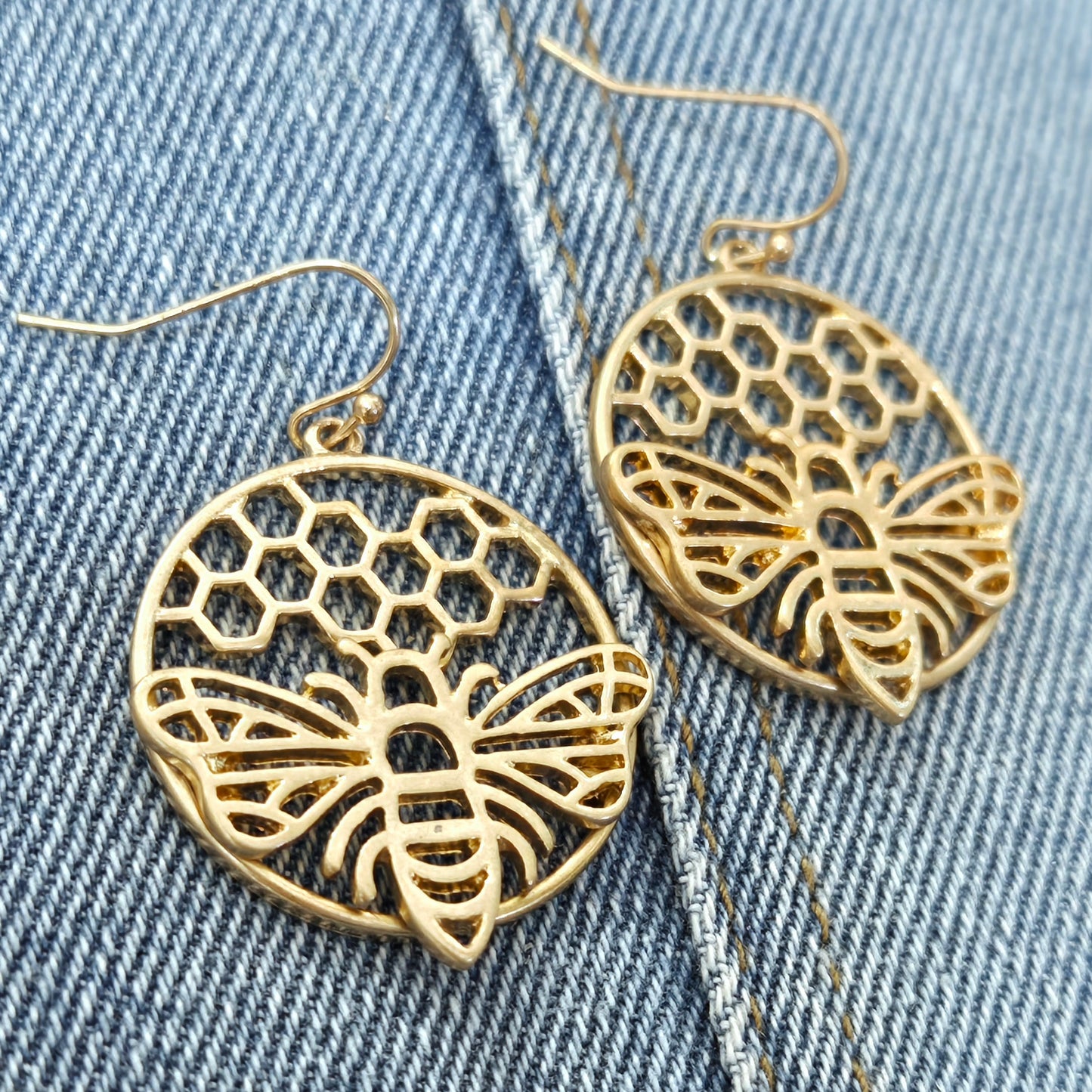 E1123 HE2330 Bee Hive Design Drop Dangle Earrings