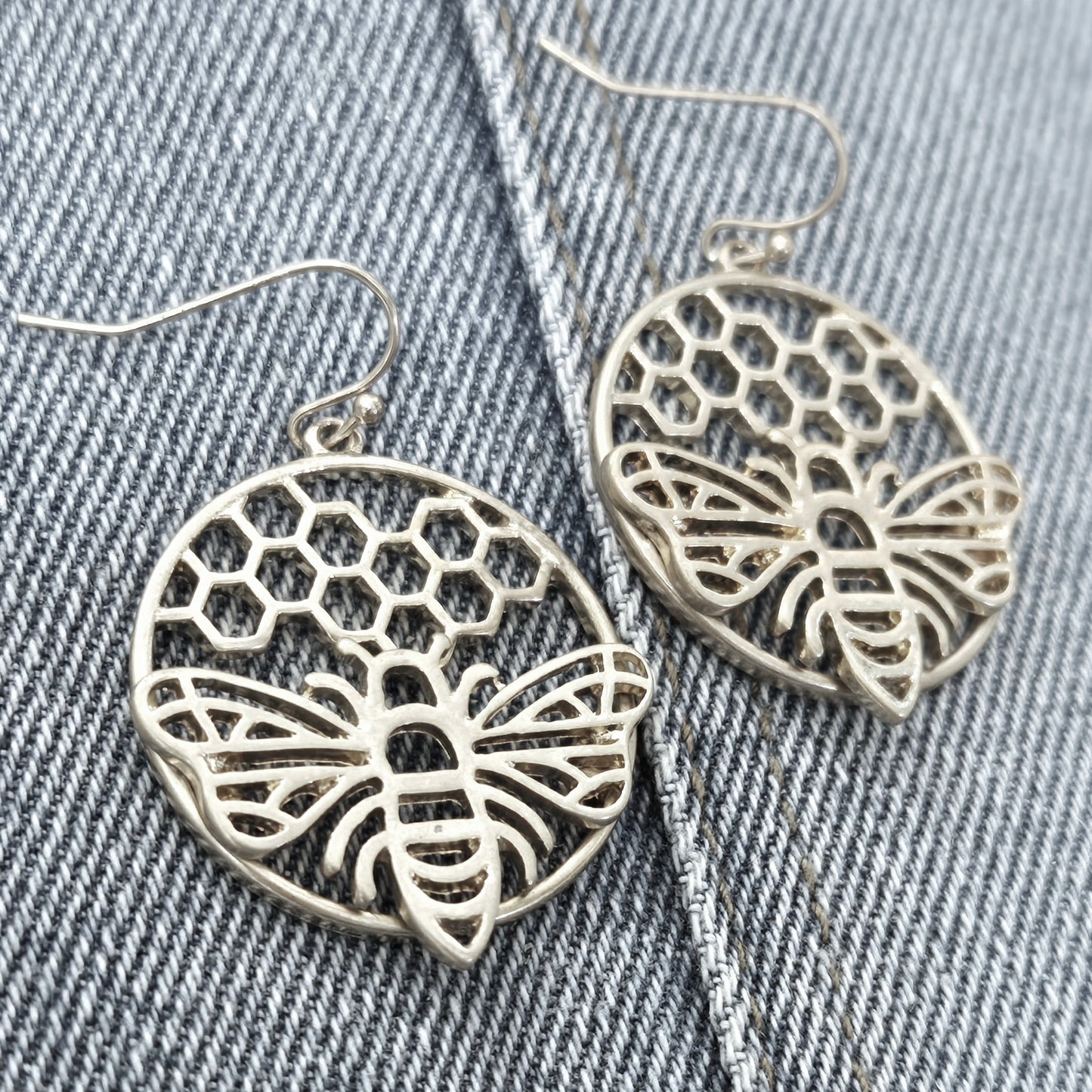 E1123 HE2330 Bee Hive Design Drop Dangle Earrings
