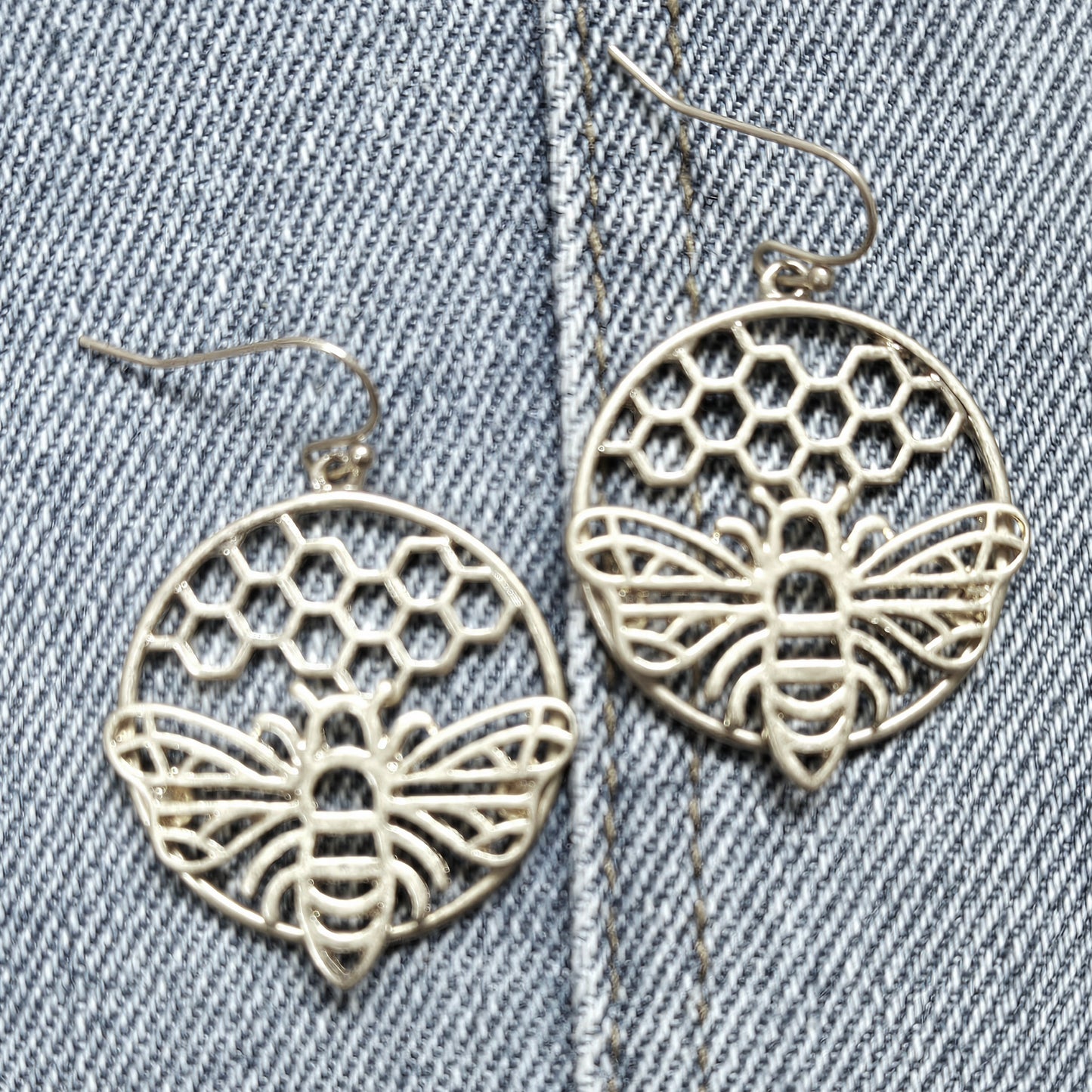 E1123 HE2330 Bee Hive Design Drop Dangle Earrings