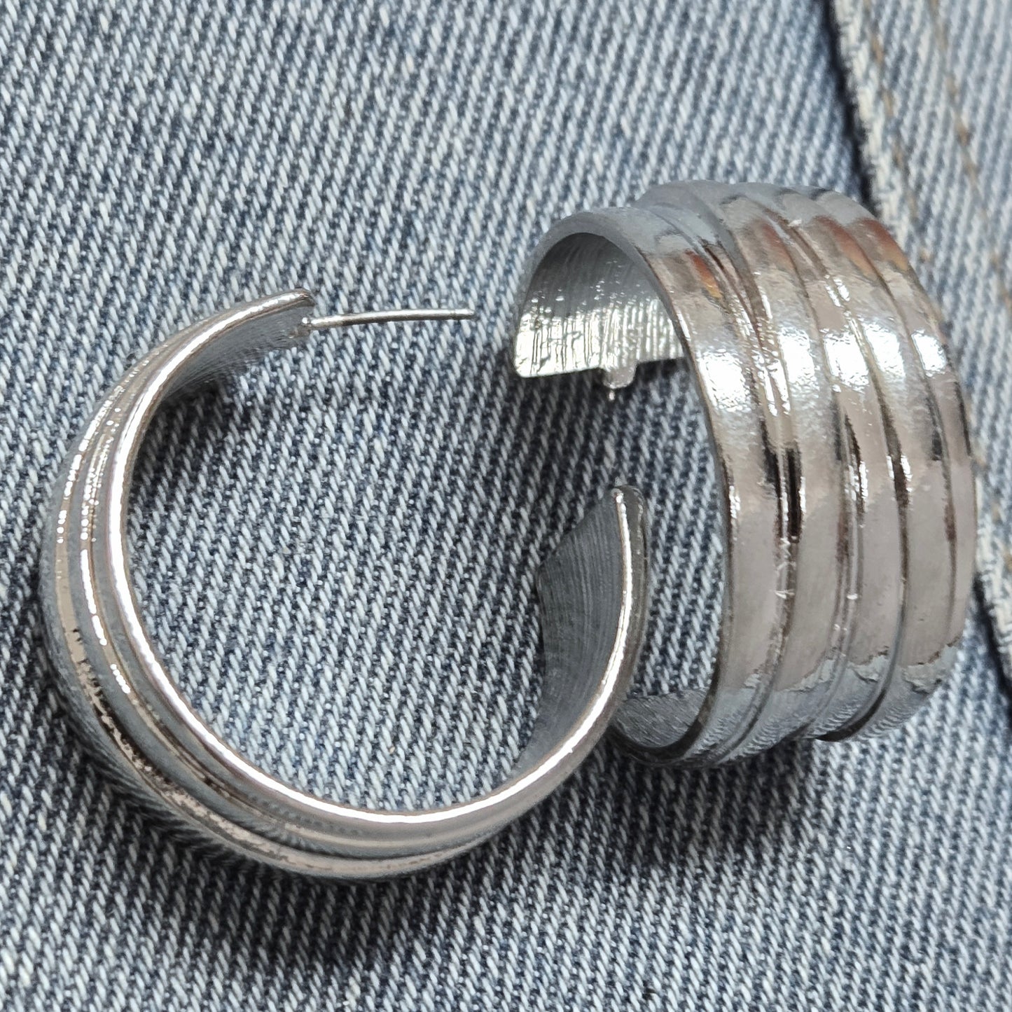 E1352 HE3359 Circle Drop Post Hoop Earrings