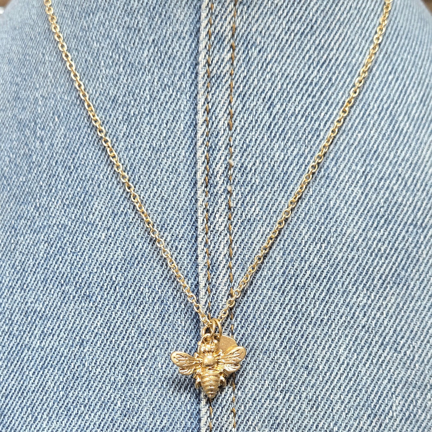 N0506 HN4557 Matte colored Bee shape Charm Pendant Necklace