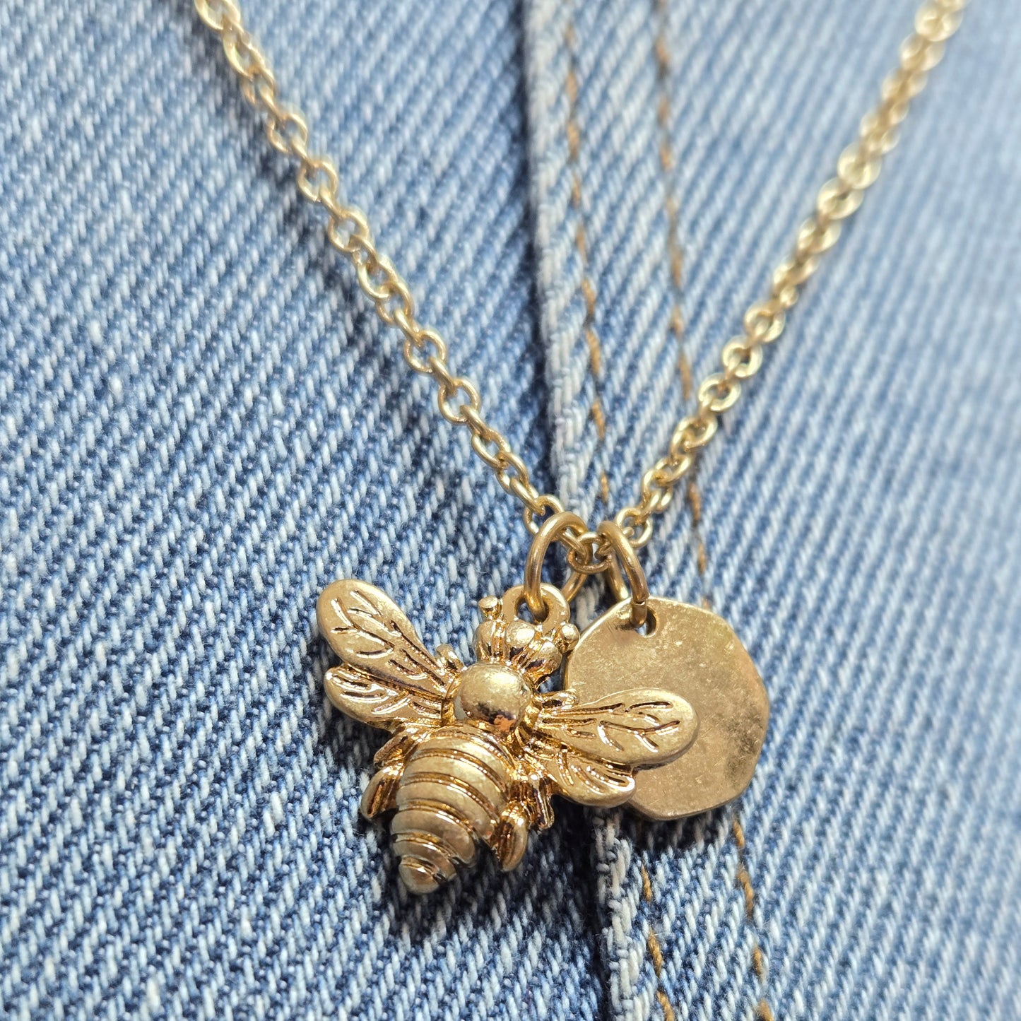 N0506 HN4557 Matte colored Bee shape Charm Pendant Necklace