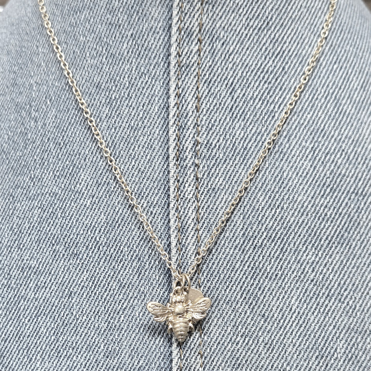 N0506 HN4557 Matte colored Bee shape Charm Pendant Necklace