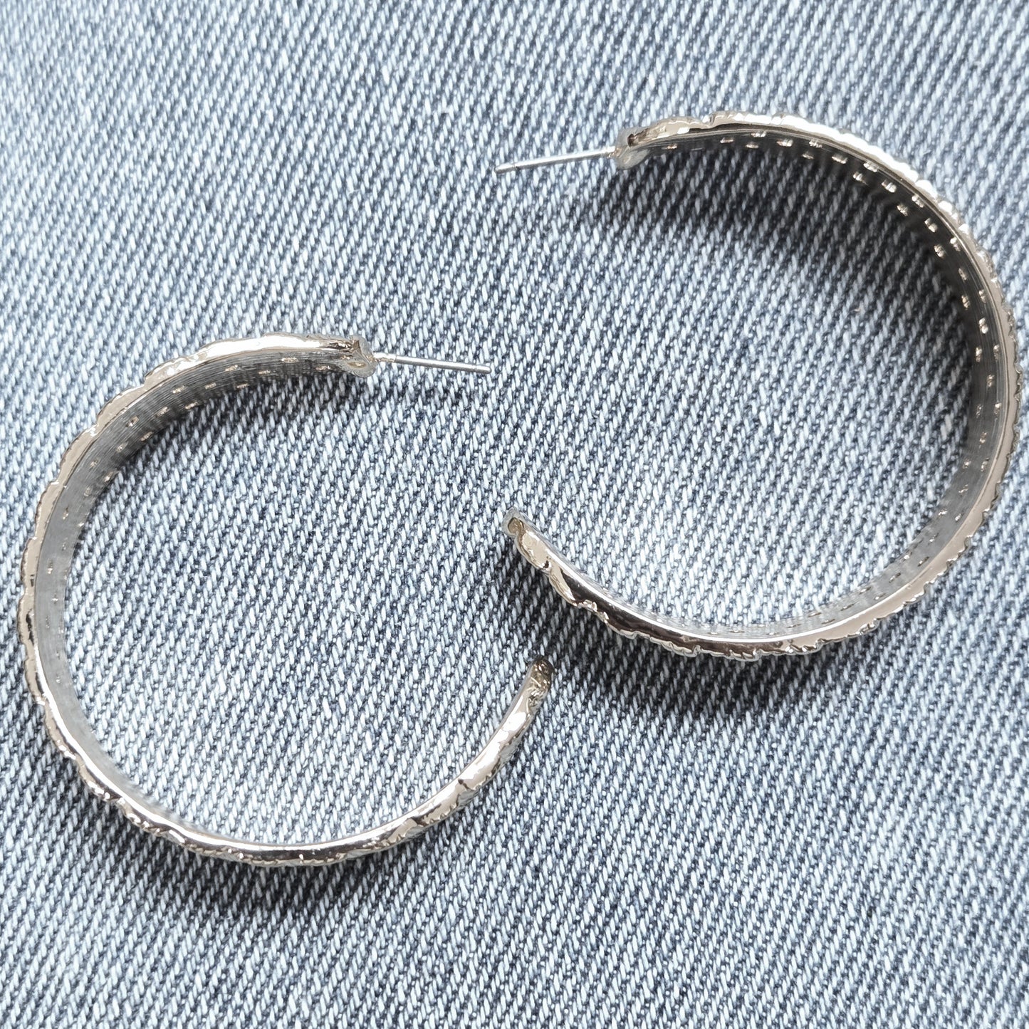 E1324 IE7601 Drop Post Hoop Earrings