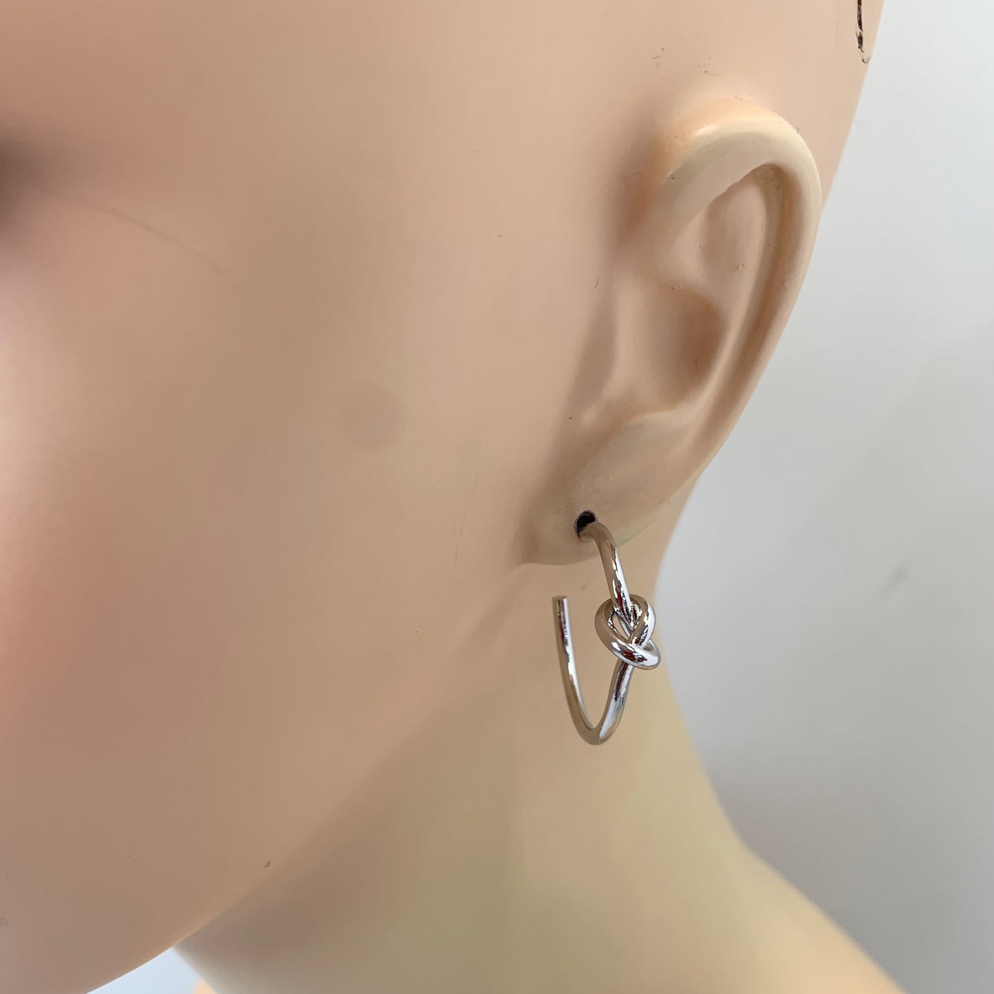 E0104 | Knot Detail Hoop Earrings | 28603