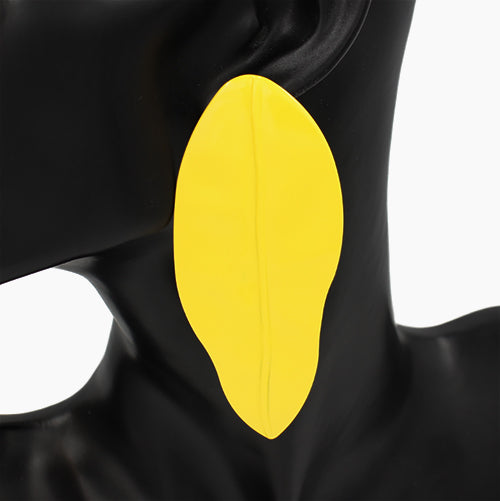 E0497 | Sleek Leaf Accent Earrings | KE8326