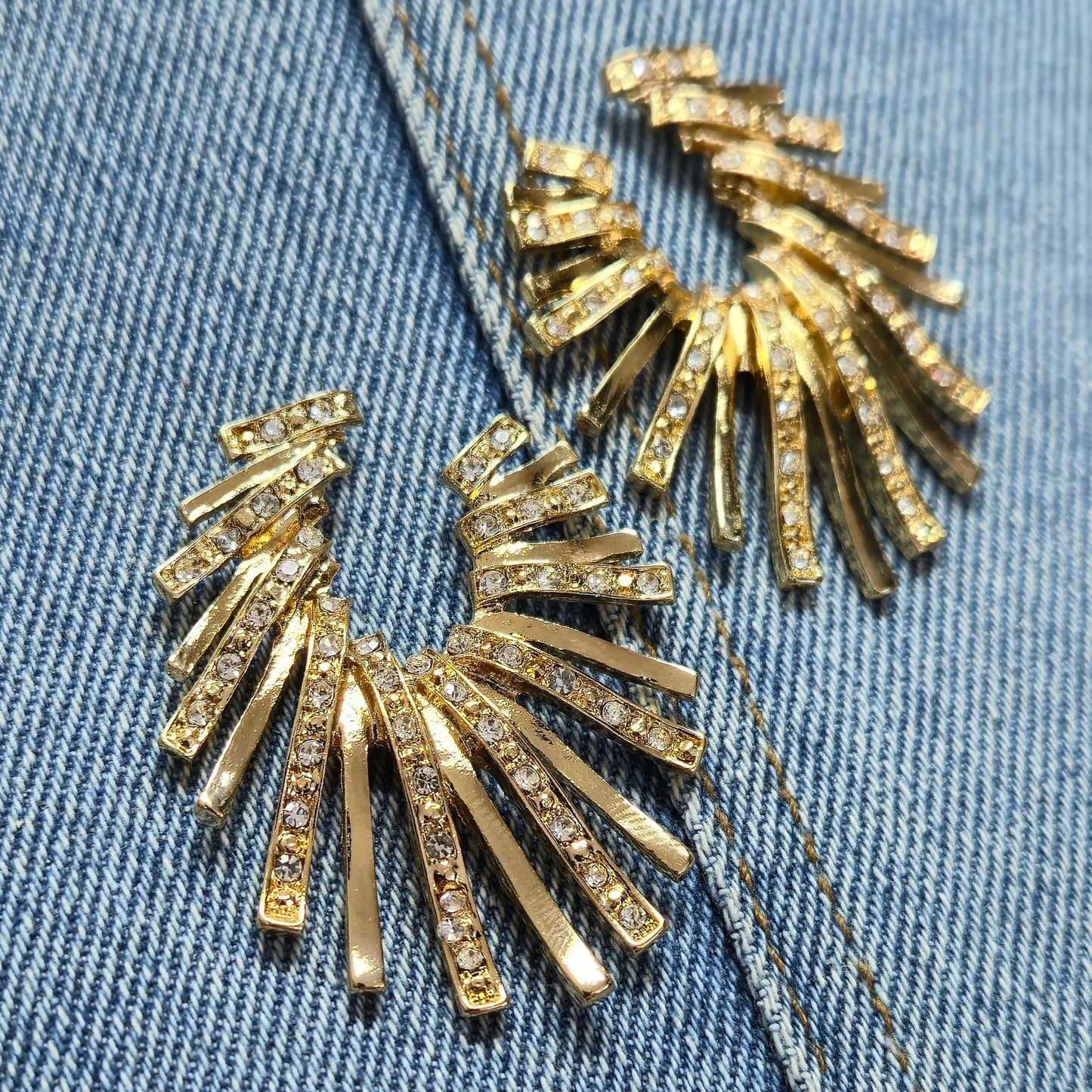 E1319 ME10453 Drop Post Earrings