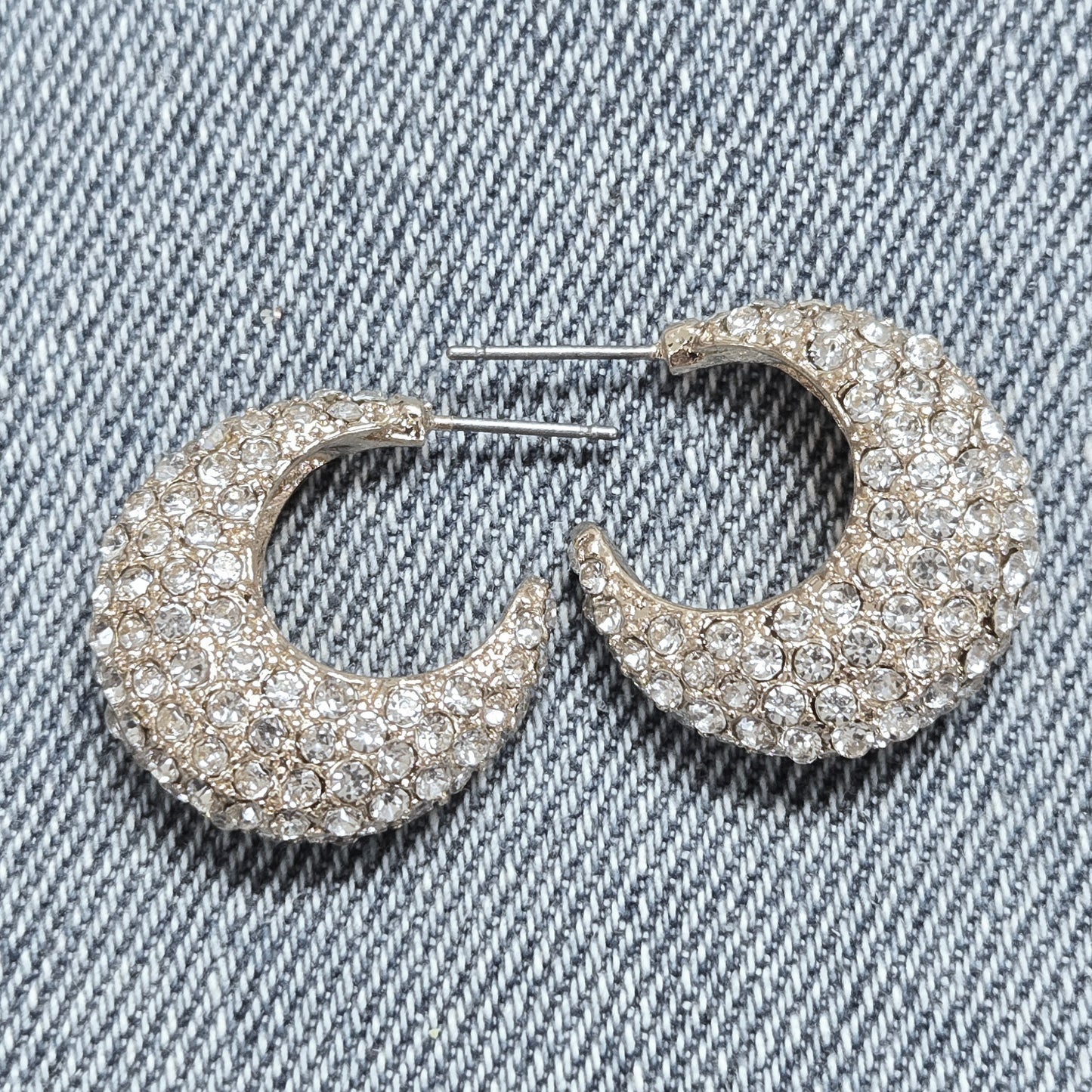 E1307 ME11041 Mini Hoop Style Earrings