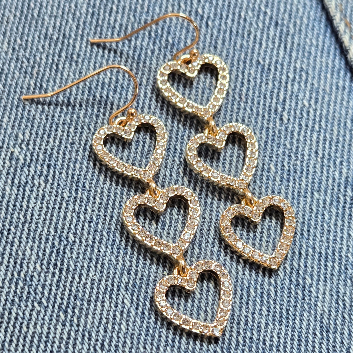 E1317 ME11146 Heart Love Shapes Dangle Earrings