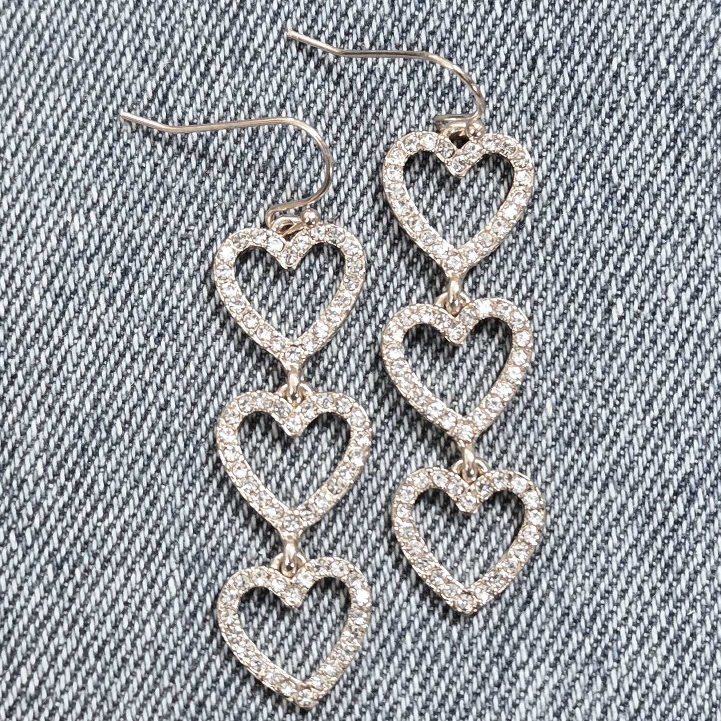 E1317 ME11146 Heart Love Shapes Dangle Earrings
