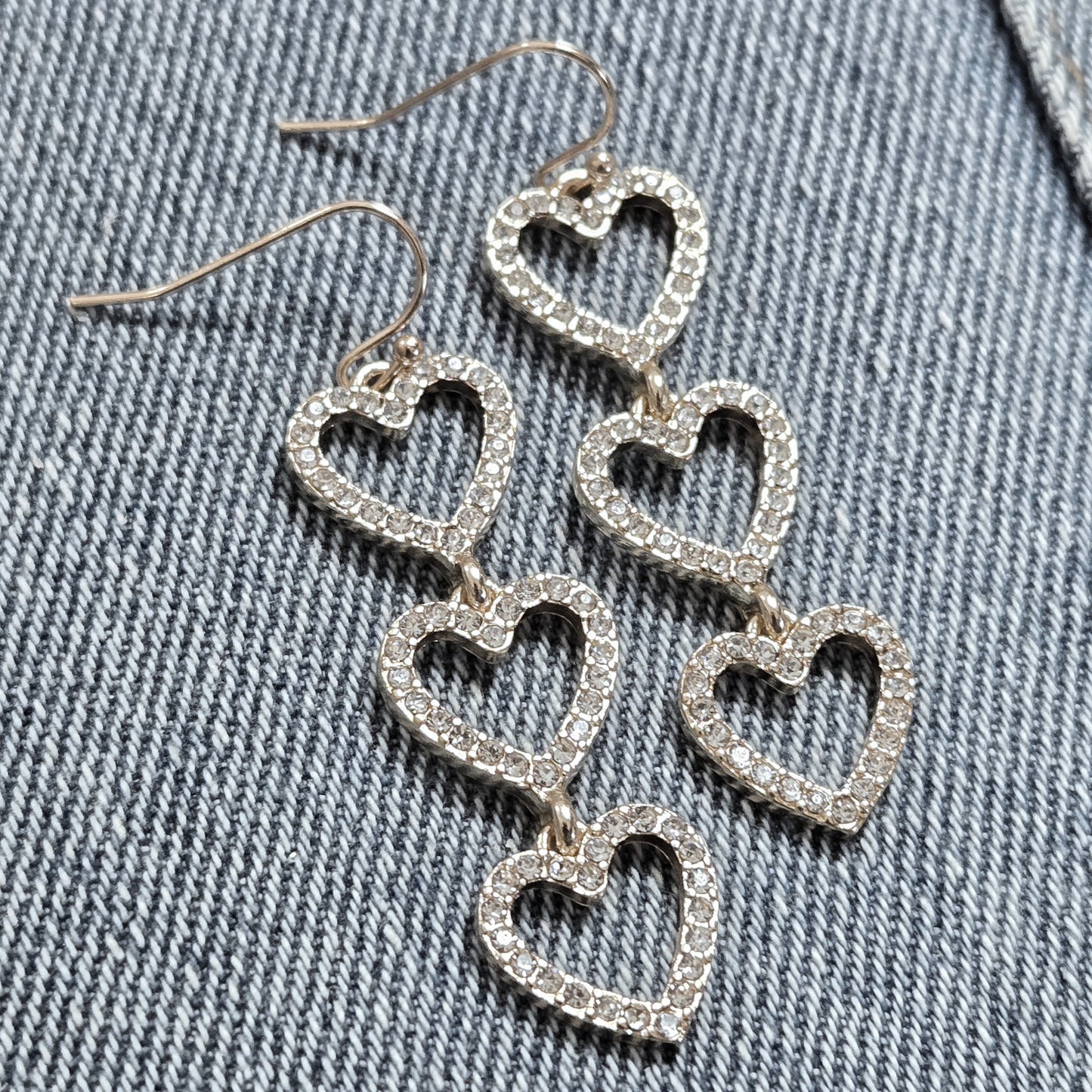 E1317 ME11146 Heart Love Shapes Dangle Earrings