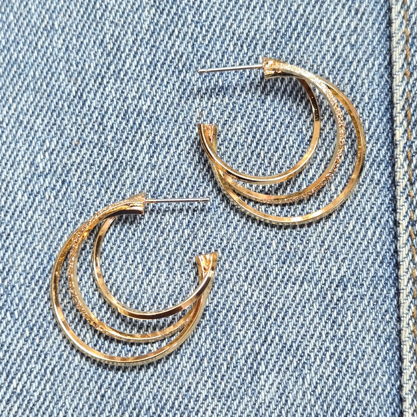 E1309 ME90961 Mini Hoop Style Post Earrings