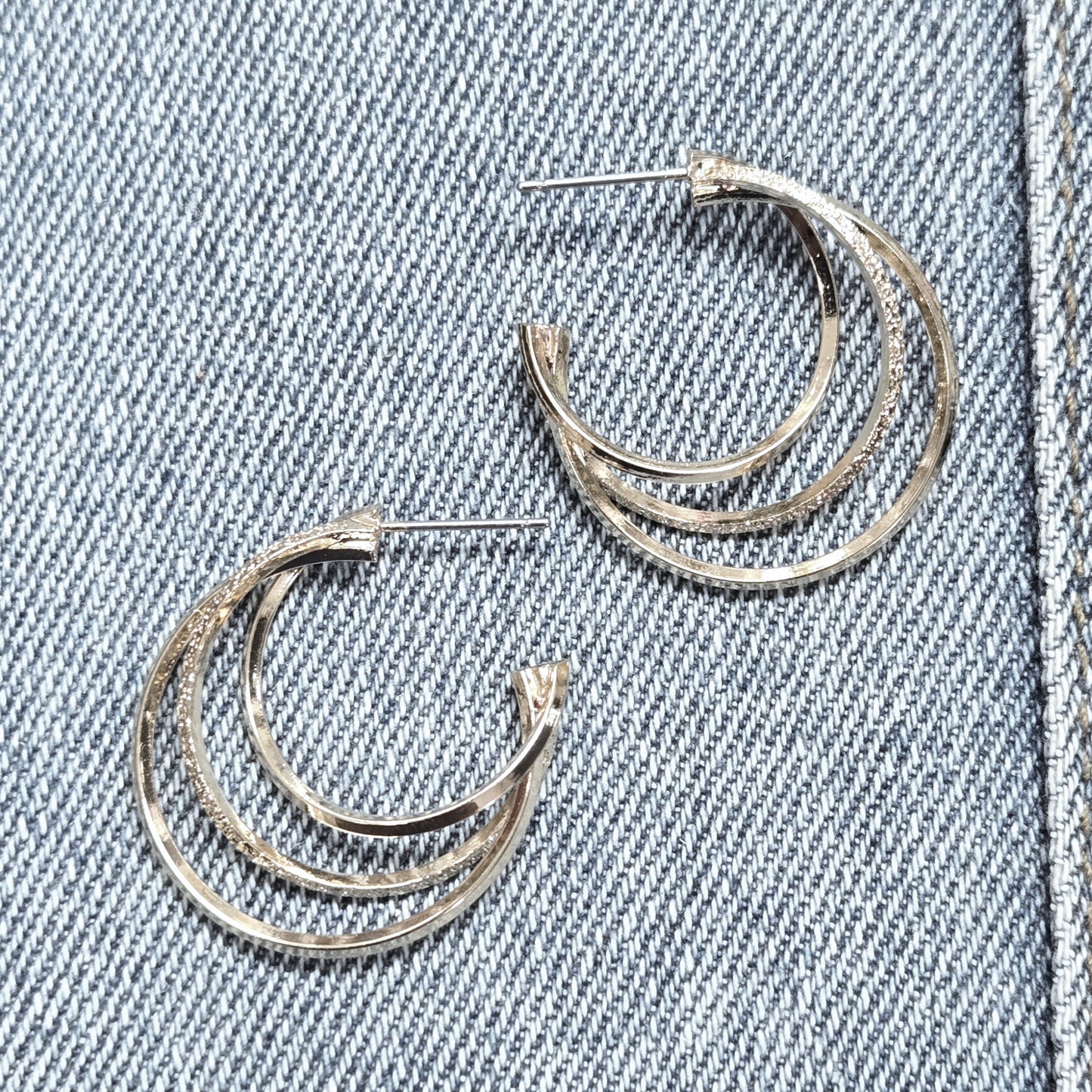 E1309 ME90961 Mini Hoop Style Post Earrings