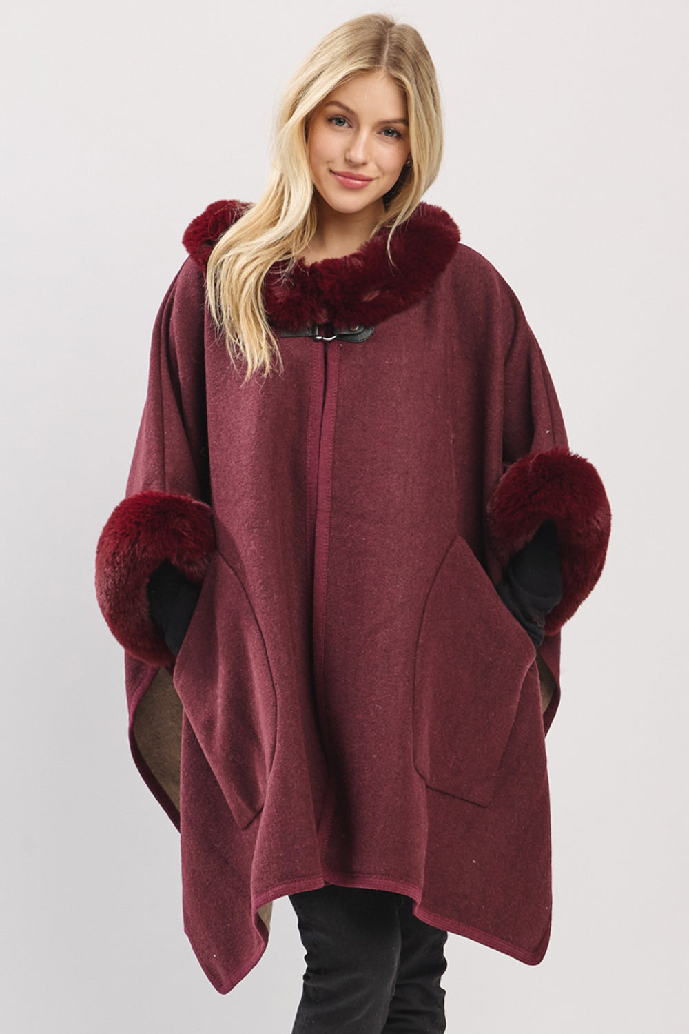 PC64 MS0454 FUR CAPE