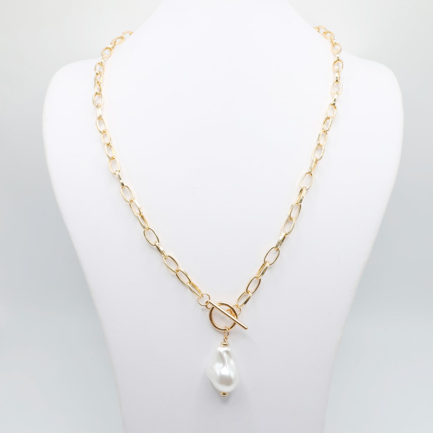 Pearl Drop Toggle Necklace | N0018