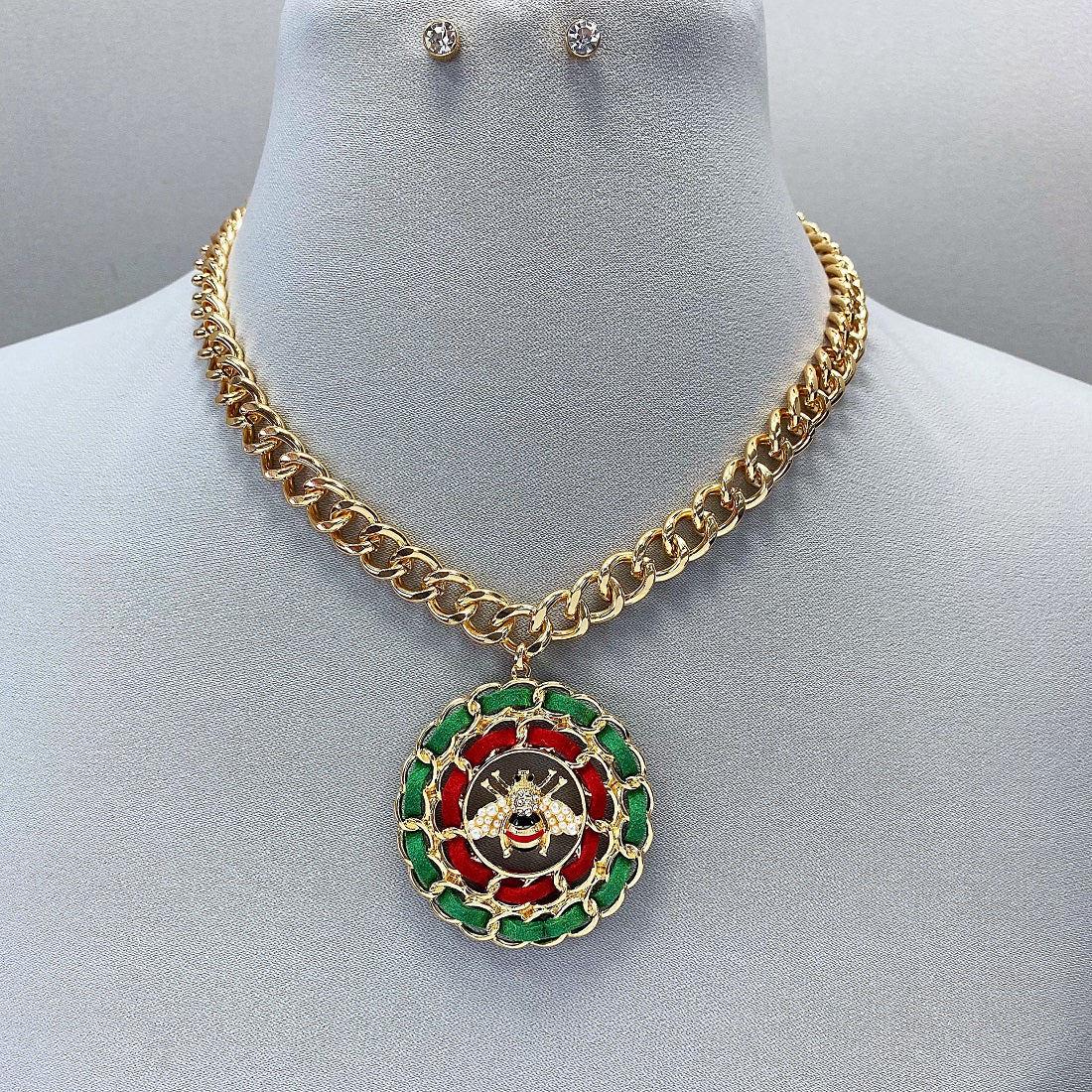 N0488 JCNE2800 Bee Designed Circle Shape Pendant Necklaces