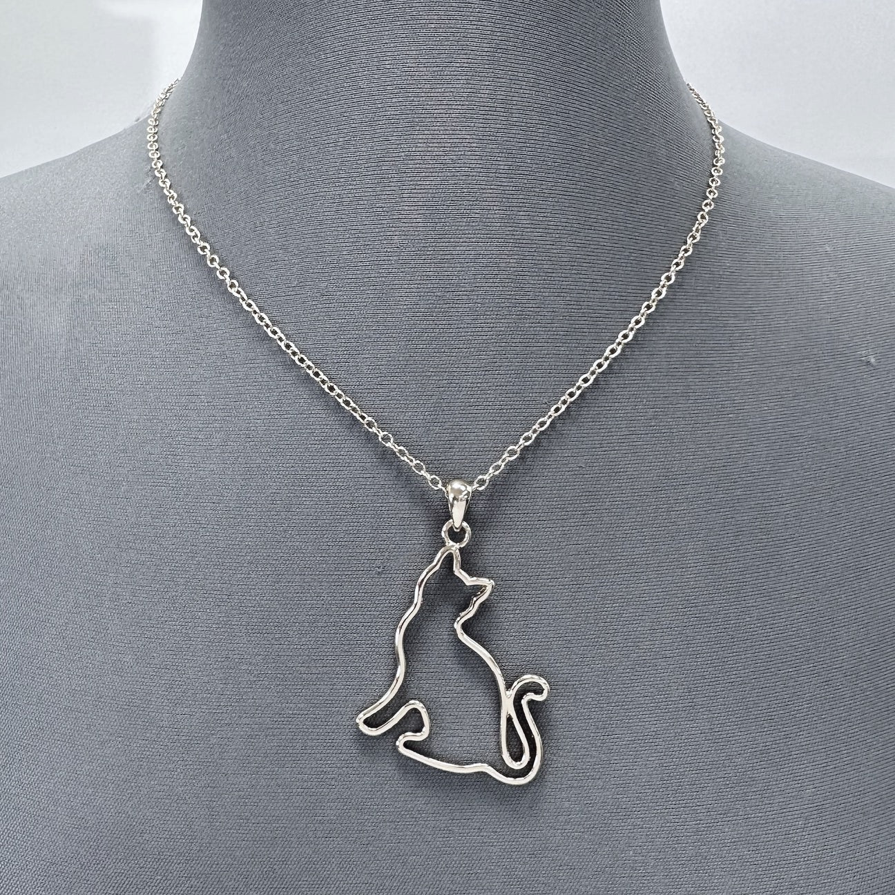 N0410 AN2898 Outlined Animal Cat Shape Pendant Necklace