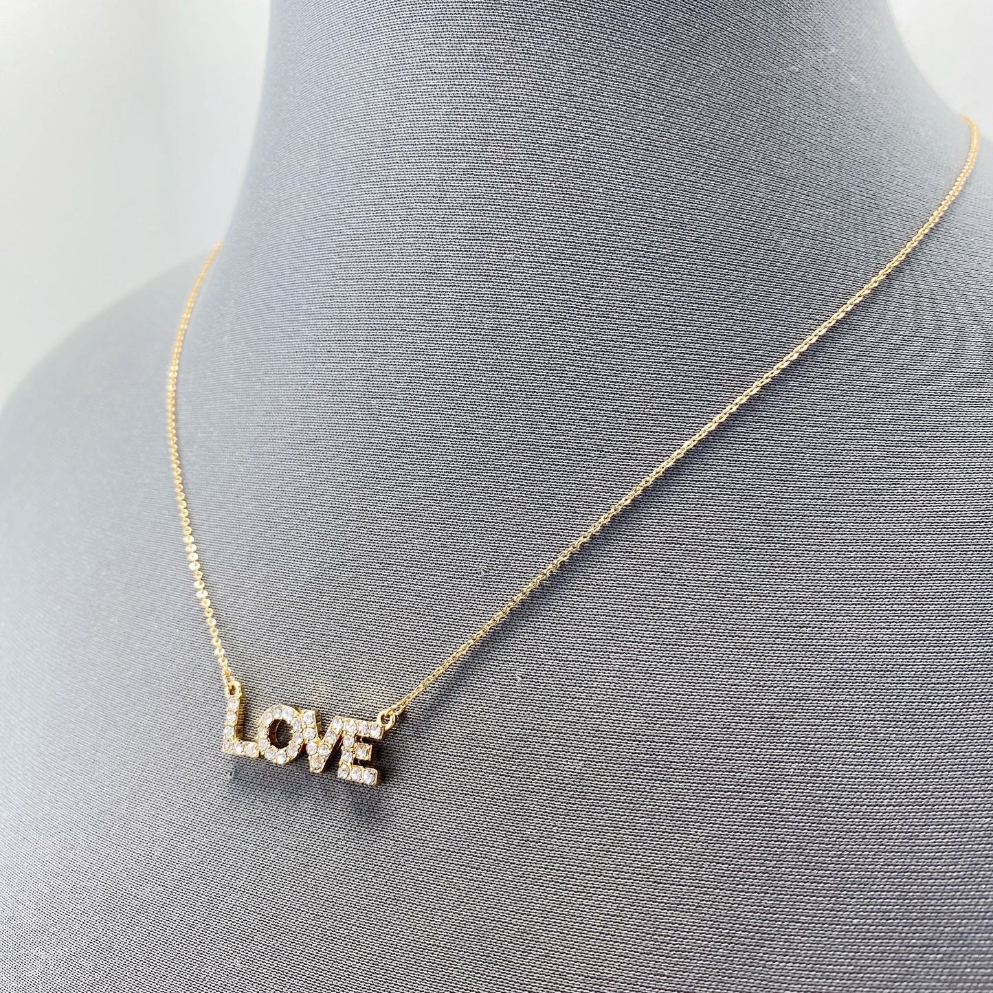 N0606 17173 LOVE Pendant Necklace