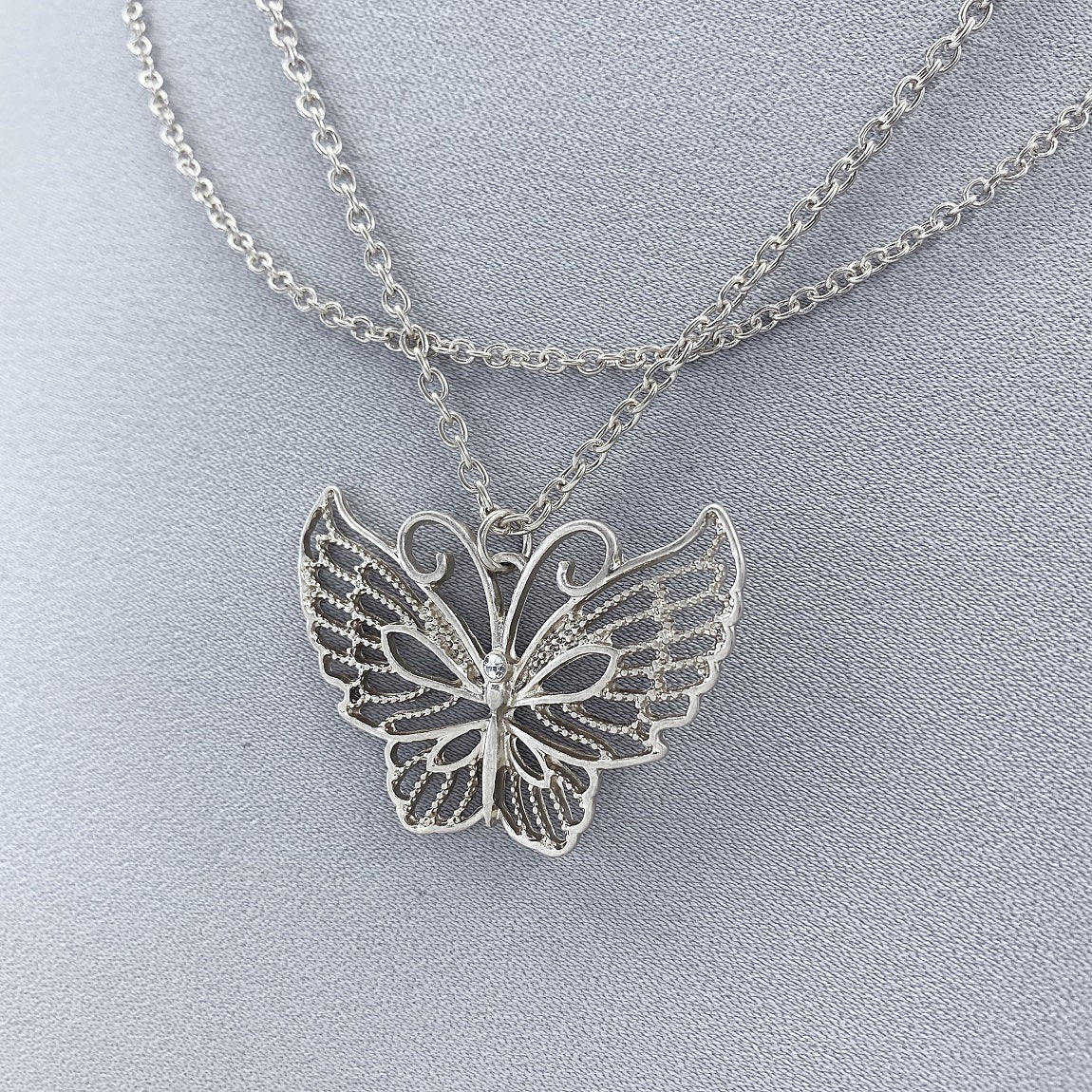 N0524 HN4724 Butterfly Pendant Layered Necklace